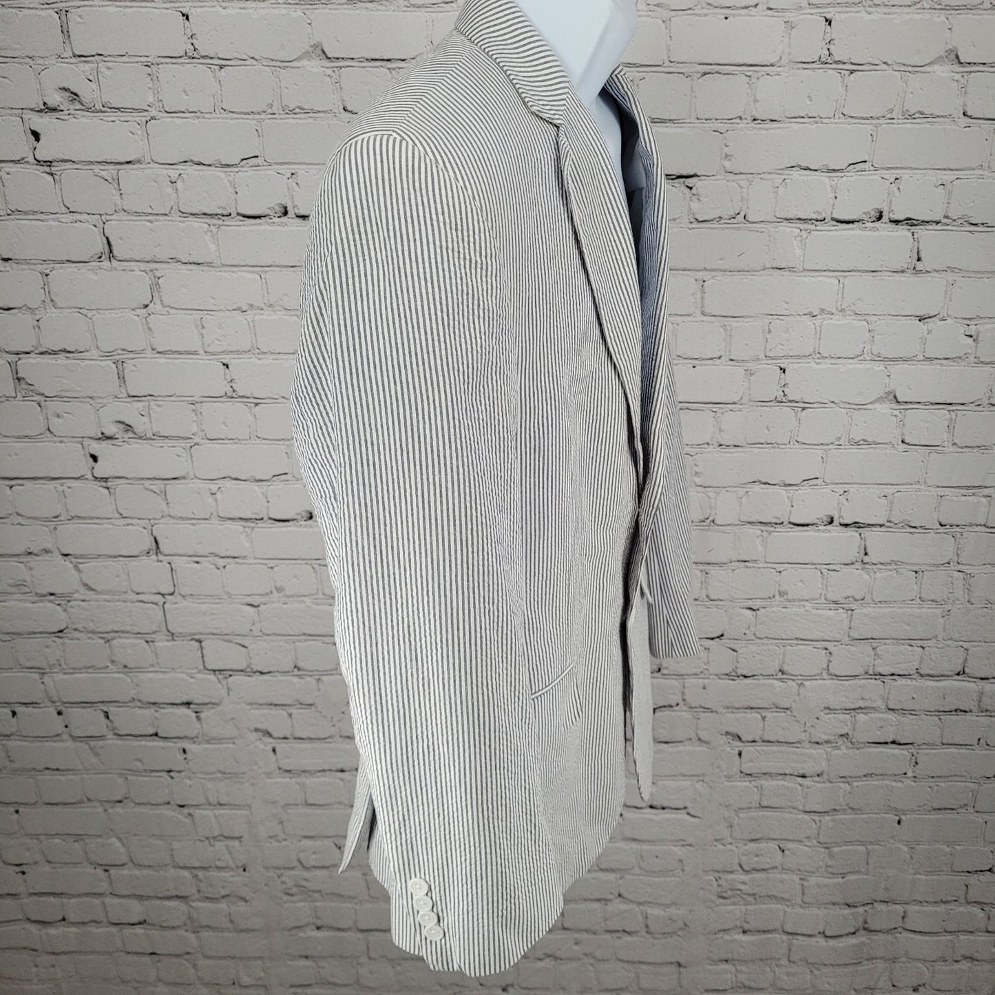 Jos A Bank Blue Striped Tailored Fit Lightweight Stays Cool Blazer Size 40S