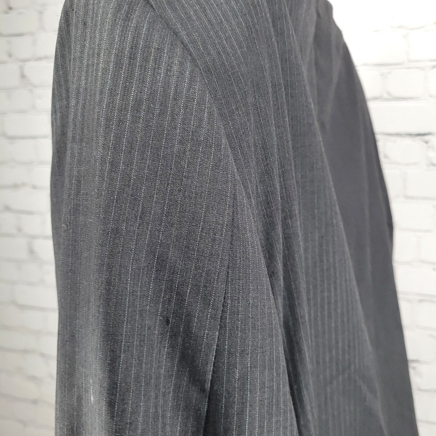 Jos A Bank Signature Gold Gordon Grey Pinstriped Suit Jacket 52L Pants 48x30