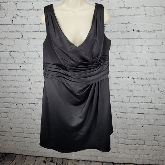 David's Bridal Black Satin Sleeveless V Neck Pleated Waist Formal Dress Size 18