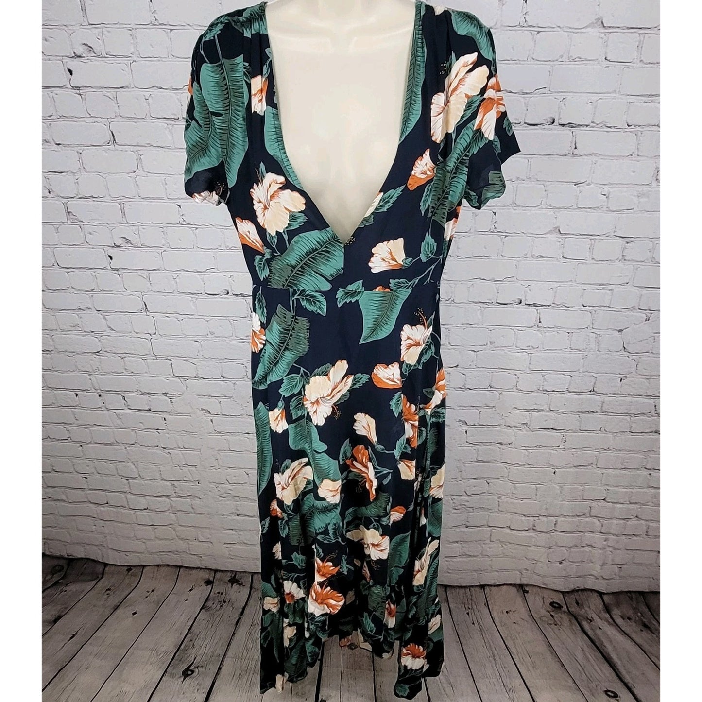 XIX PALMS Navy Hawaiian Floral Short Sleeve Wrap Hi Low Maxi Dress Hawaii Size 3