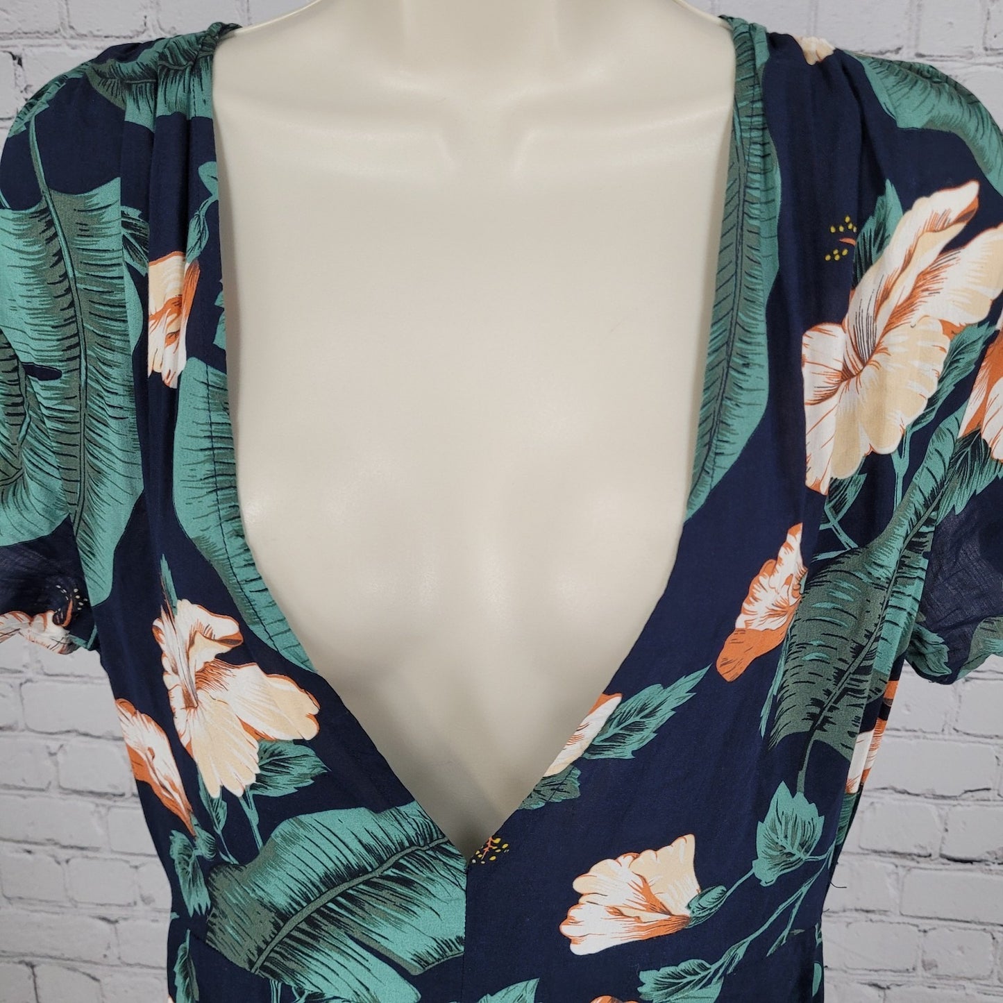 XIX PALMS Navy Hawaiian Floral Short Sleeve Wrap Hi Low Maxi Dress Hawaii Size 3