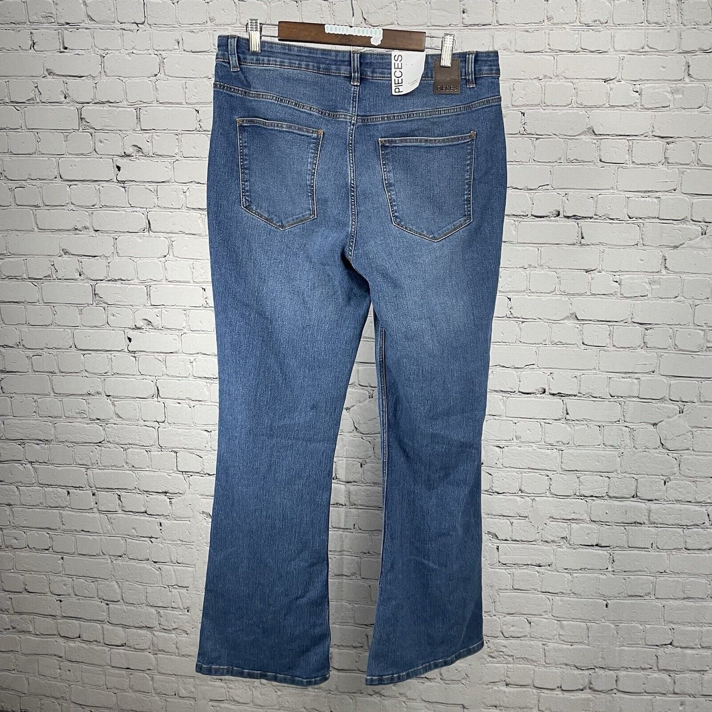 NWT Pieces Blue Jeans Flared Fit Hi-Rise Stretch Medium Wash Size US 14 (34x33)