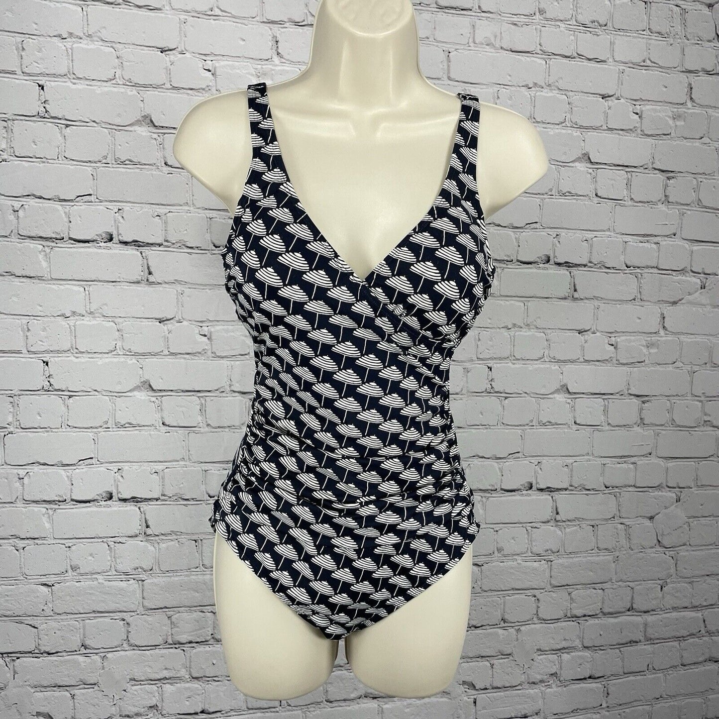 Boden Black Padded Wireless Full Coverage Lined One Piece Swimsuit Size US 6R