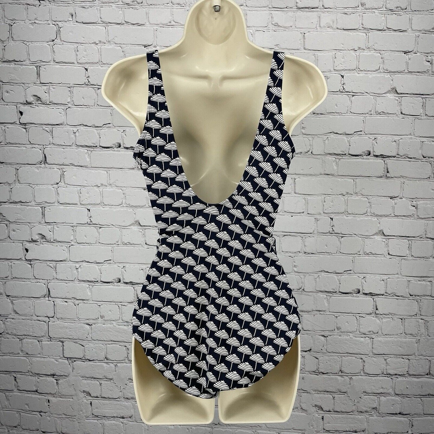 Boden Black Padded Wireless Full Coverage Lined One Piece Swimsuit Size US 6R