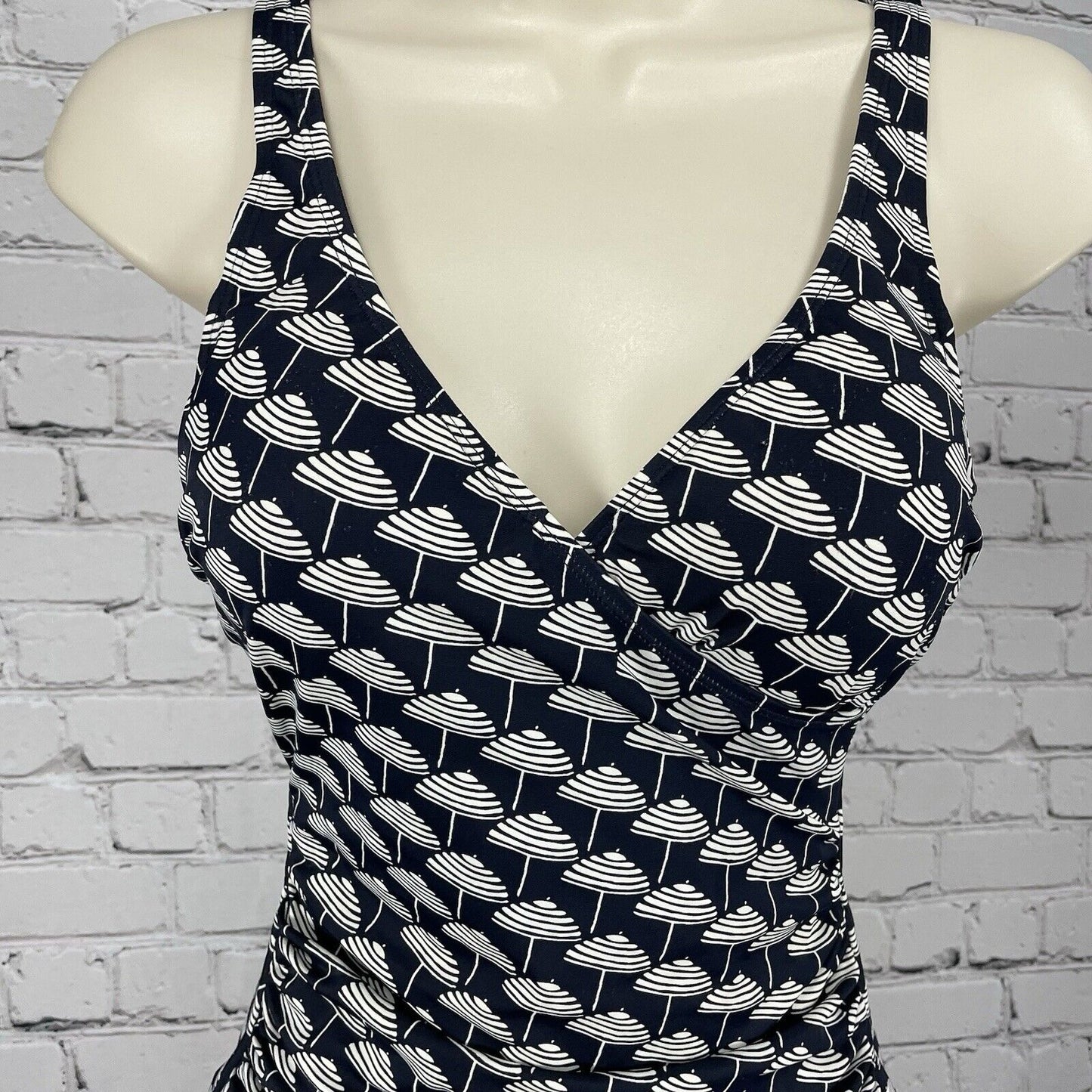 Boden Black Padded Wireless Full Coverage Lined One Piece Swimsuit Size US 6R