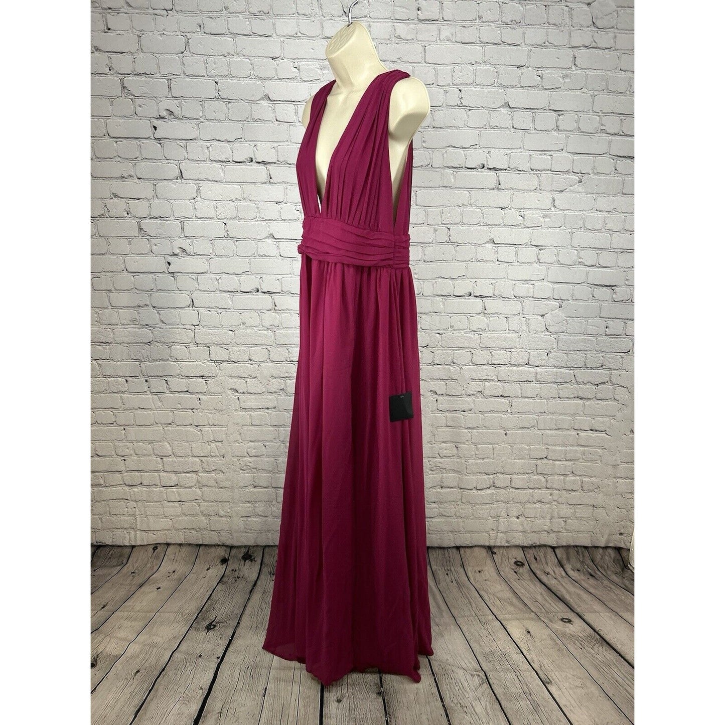 NWT Lulus Magenta Deep V Pleated Sleeveless Long Maxi Dress Gown Women’s L