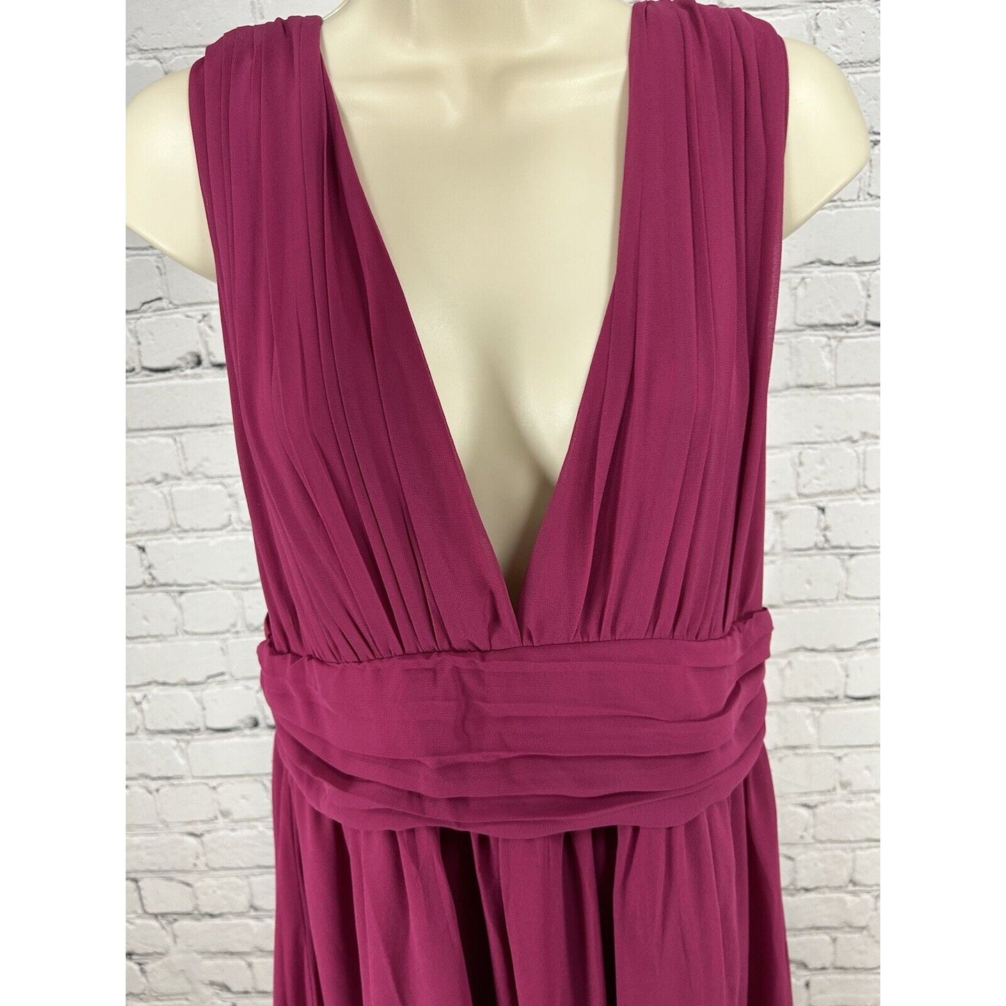 NWT Lulus Magenta Deep V Pleated Sleeveless Long Maxi Dress Gown Women’s L