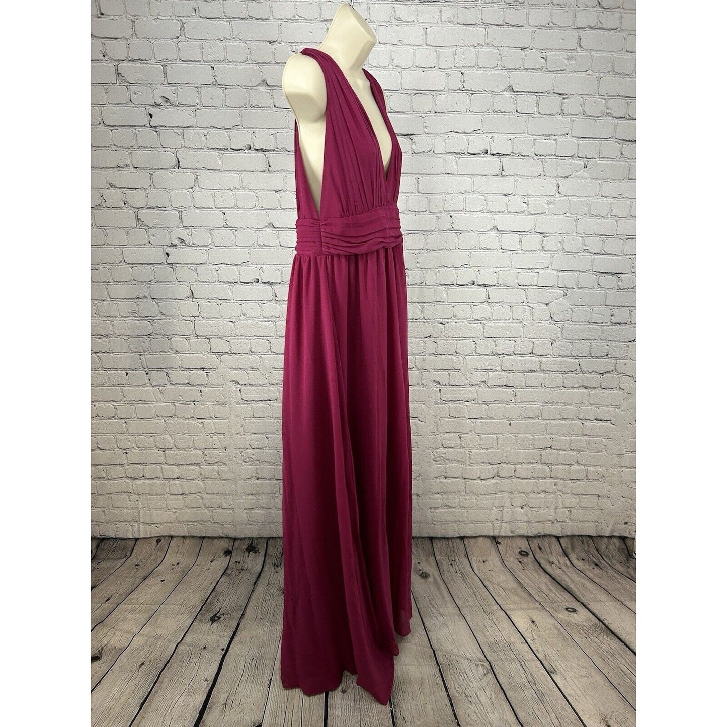 NWT Lulus Magenta Deep V Pleated Sleeveless Long Maxi Dress Gown Women’s L
