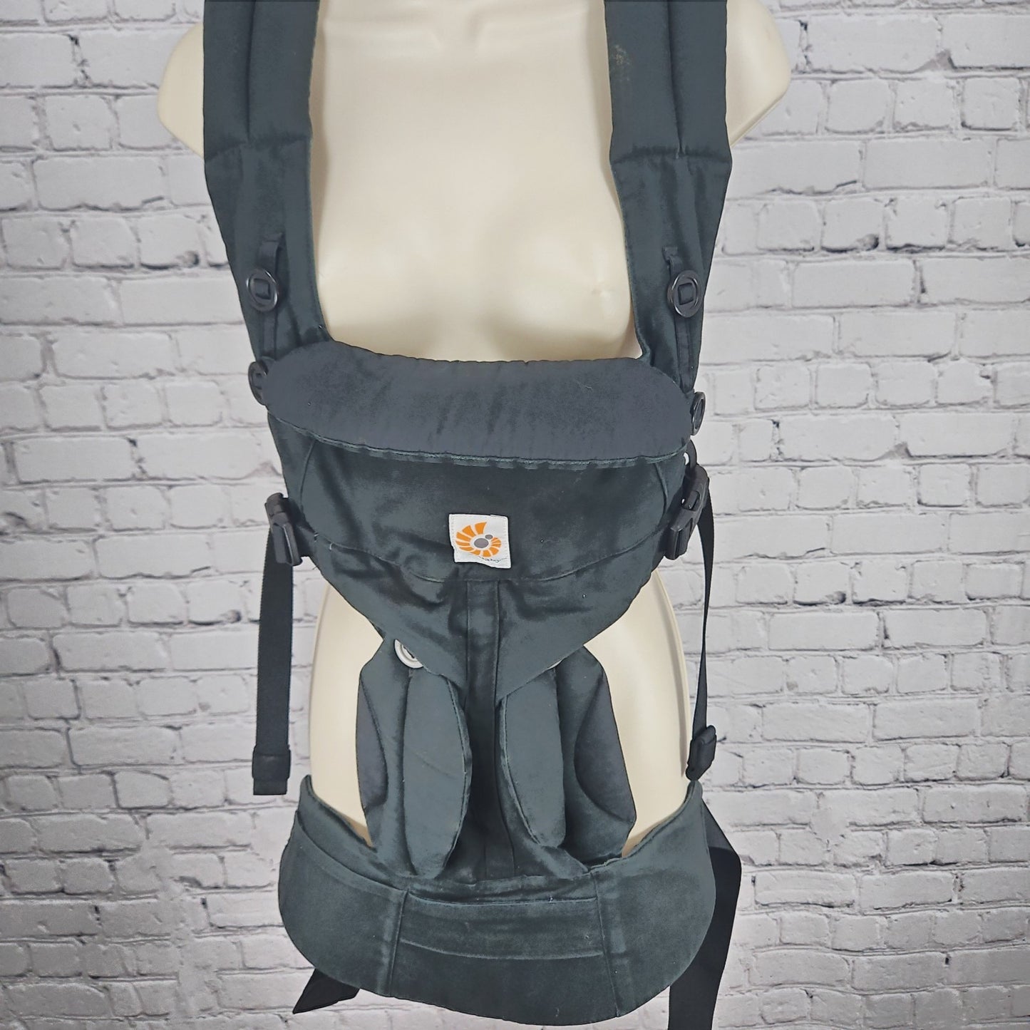 Ergobaby Omni 360 Pure Black All Position Ergonomic Baby Carrier