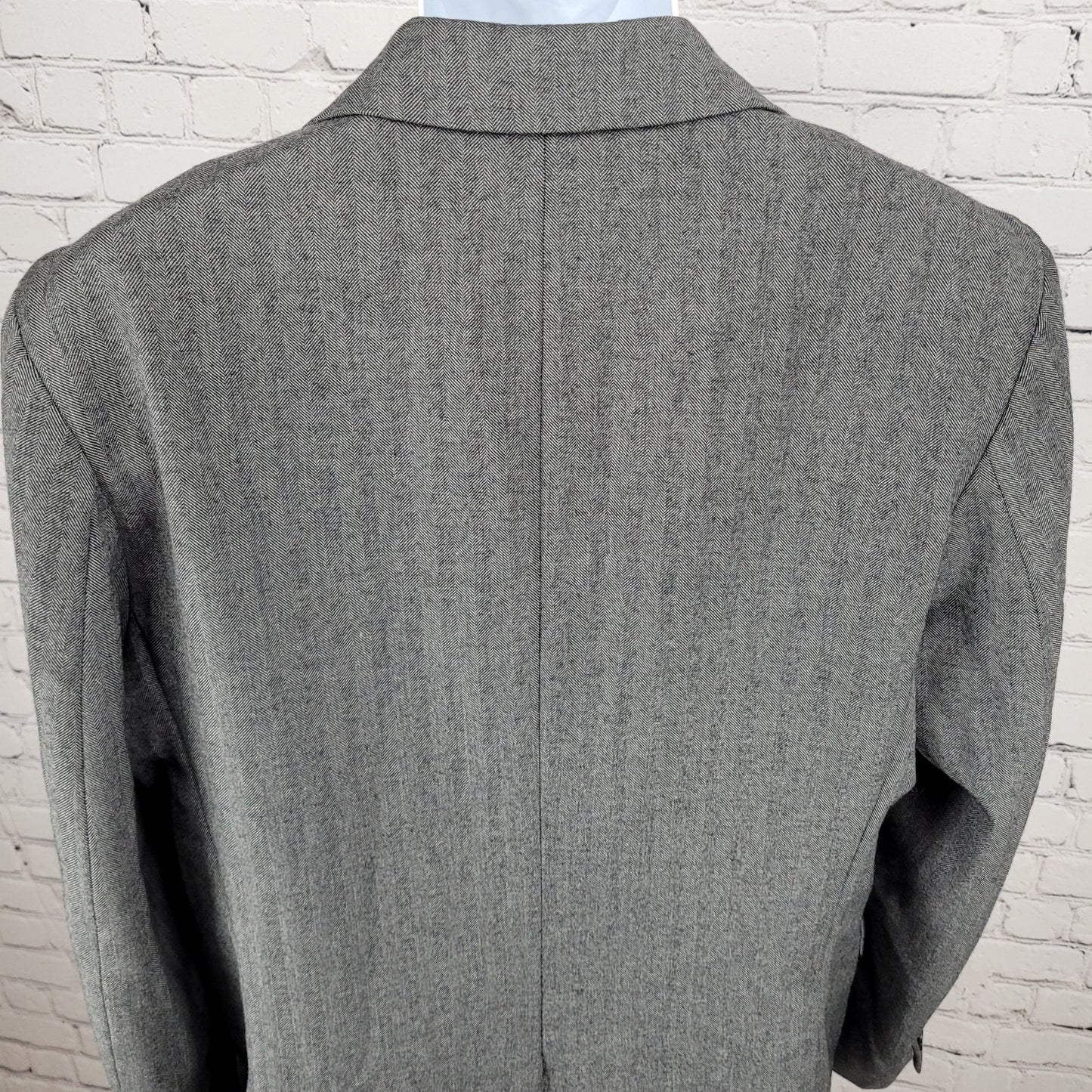 Barneys New York Grey 100% Wool Herringbone Blazer Italy Made Size 52 US 42
