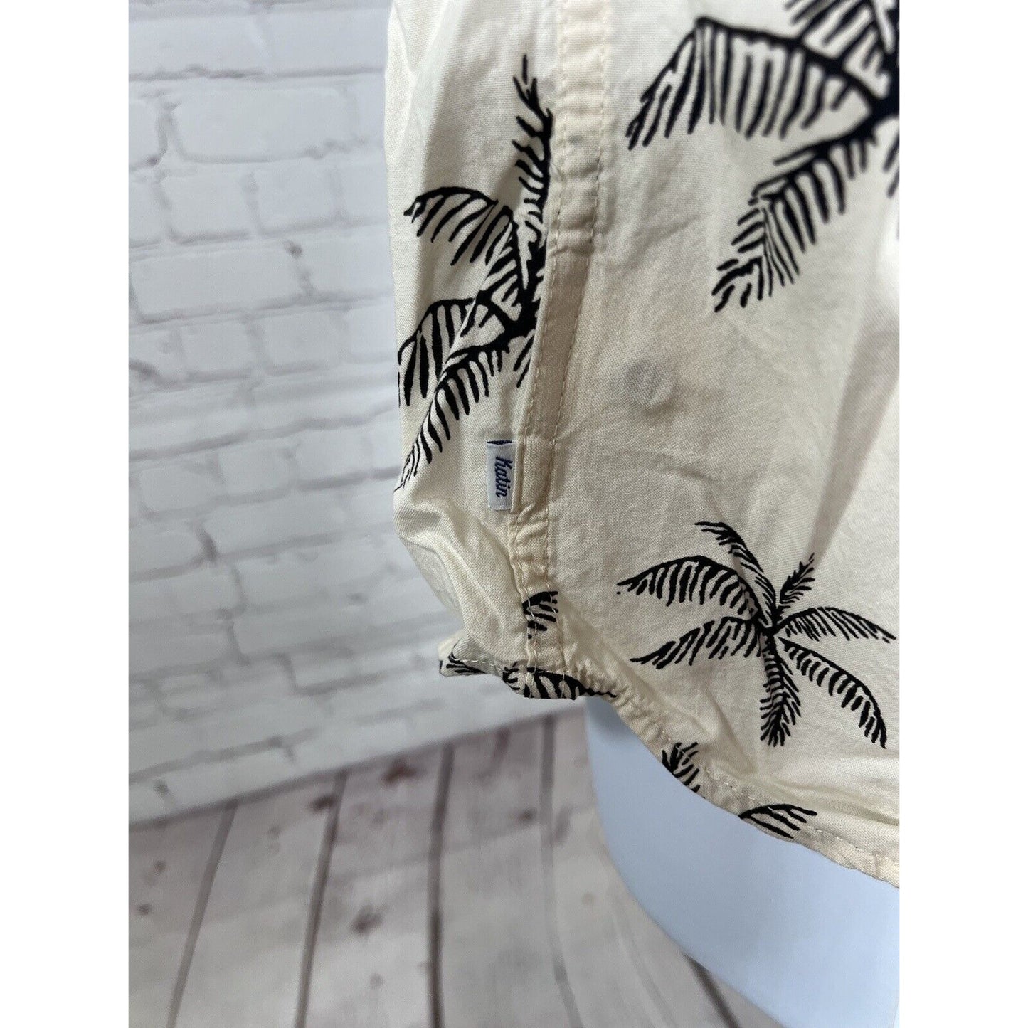 Katin Mai Tai Casual Button Down Shirt Tan Beige Hawaiian Palm Tree Men’s SM