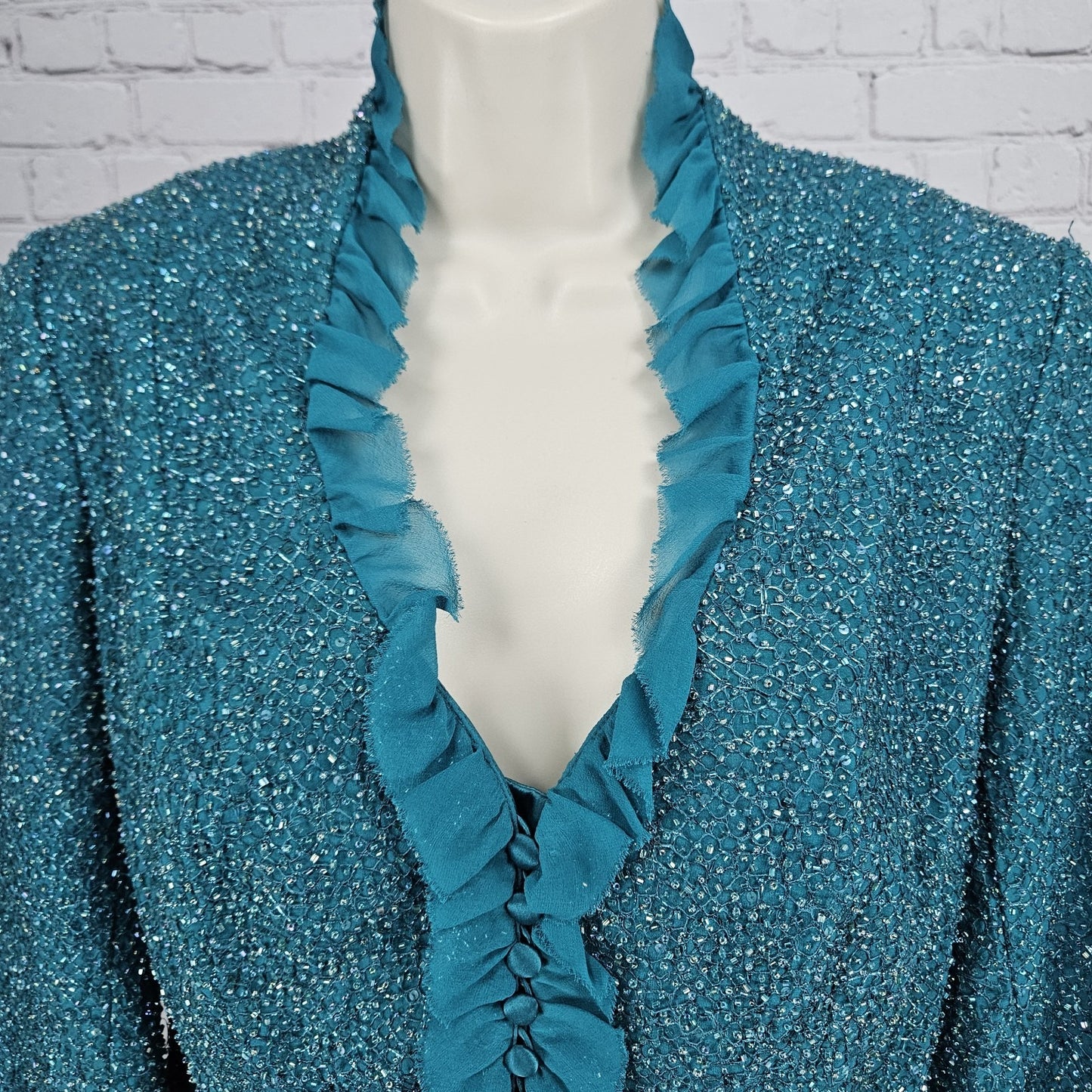 Carmen Marco Valvo Green Beaded Silk Lined Signature Ruffle 3/4 Sleeve Jacket 8