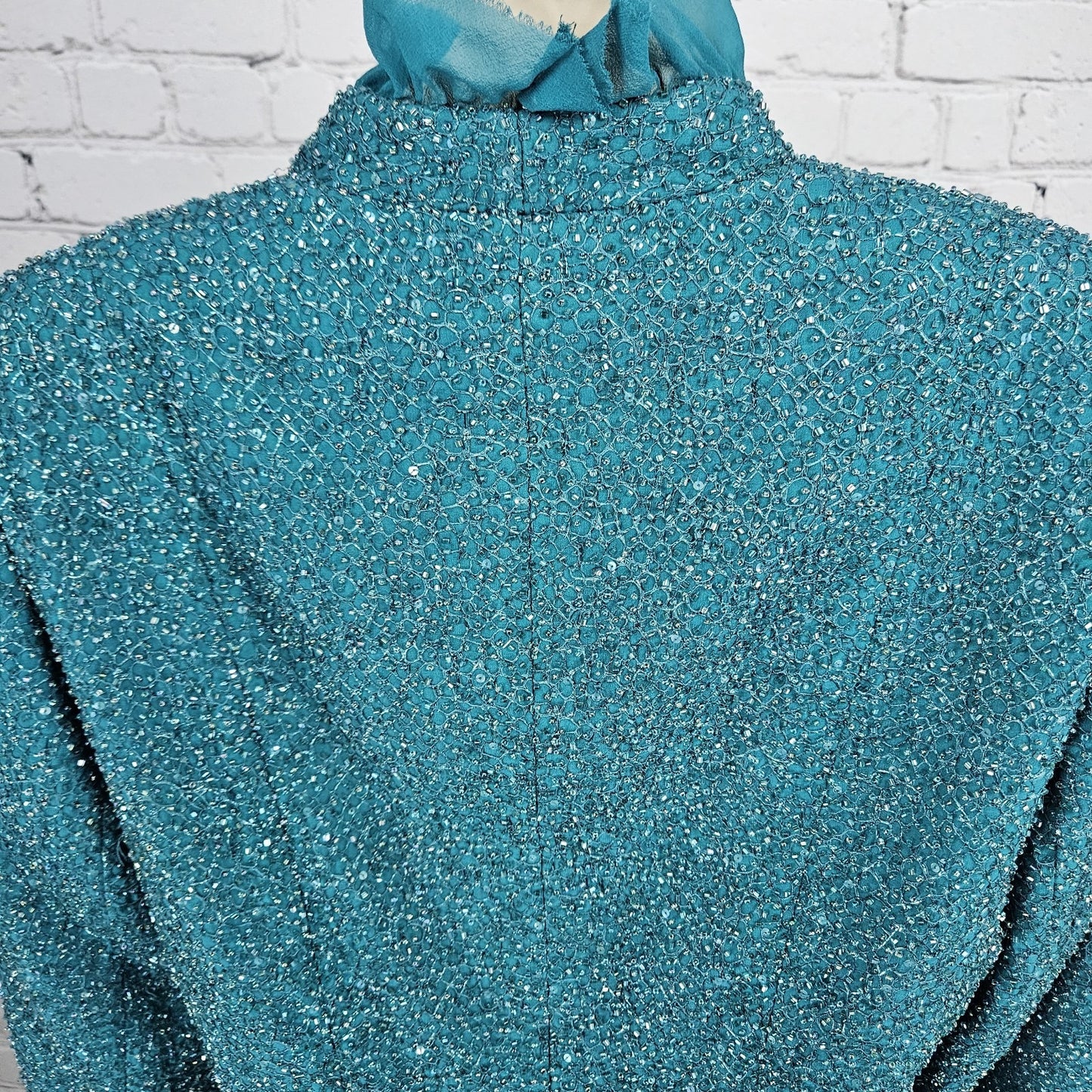 Carmen Marco Valvo Green Beaded Silk Lined Signature Ruffle 3/4 Sleeve Jacket 8