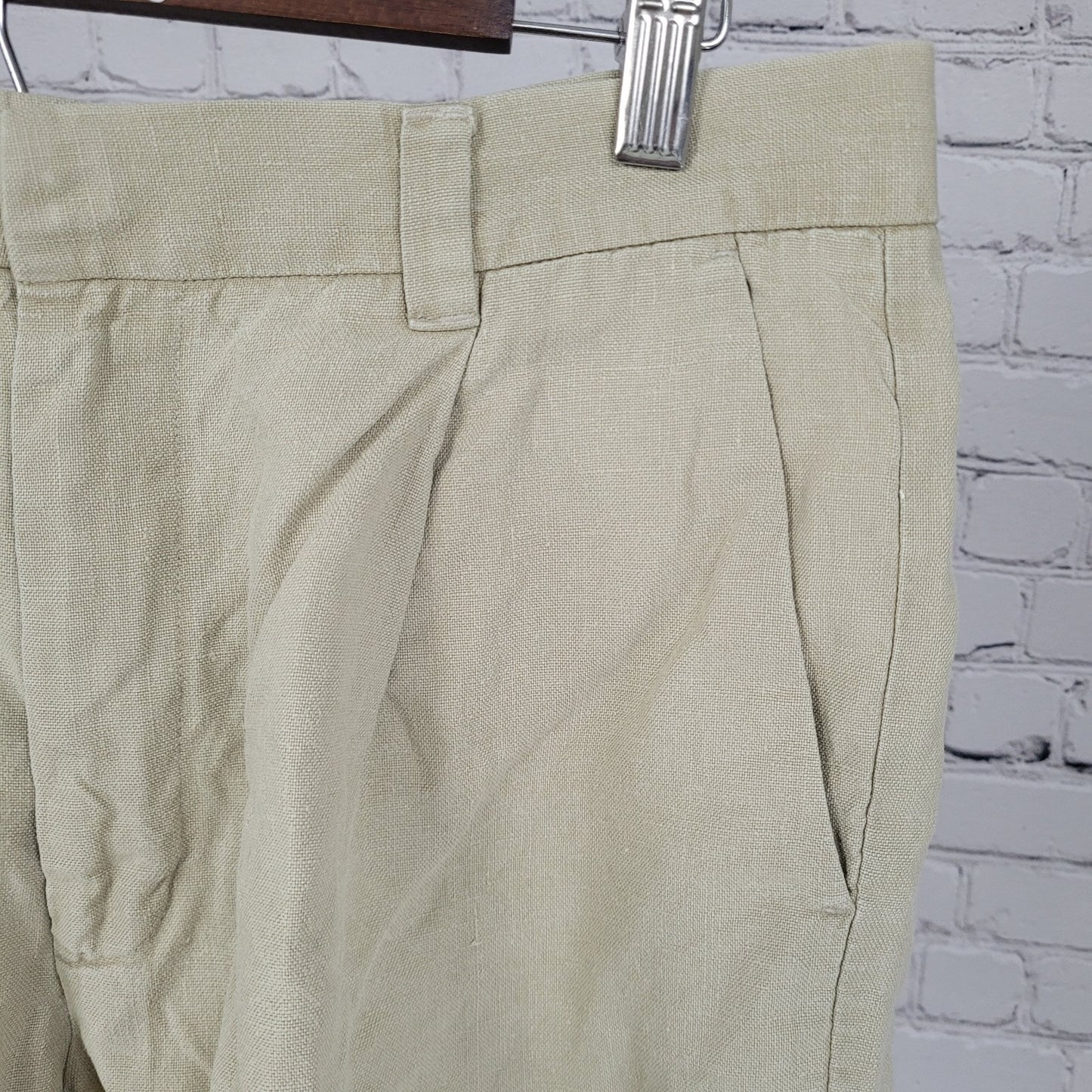 Brandini Beige 100% Linen Pleated Breathable Chino Shorts Size 33 (33x7.5)