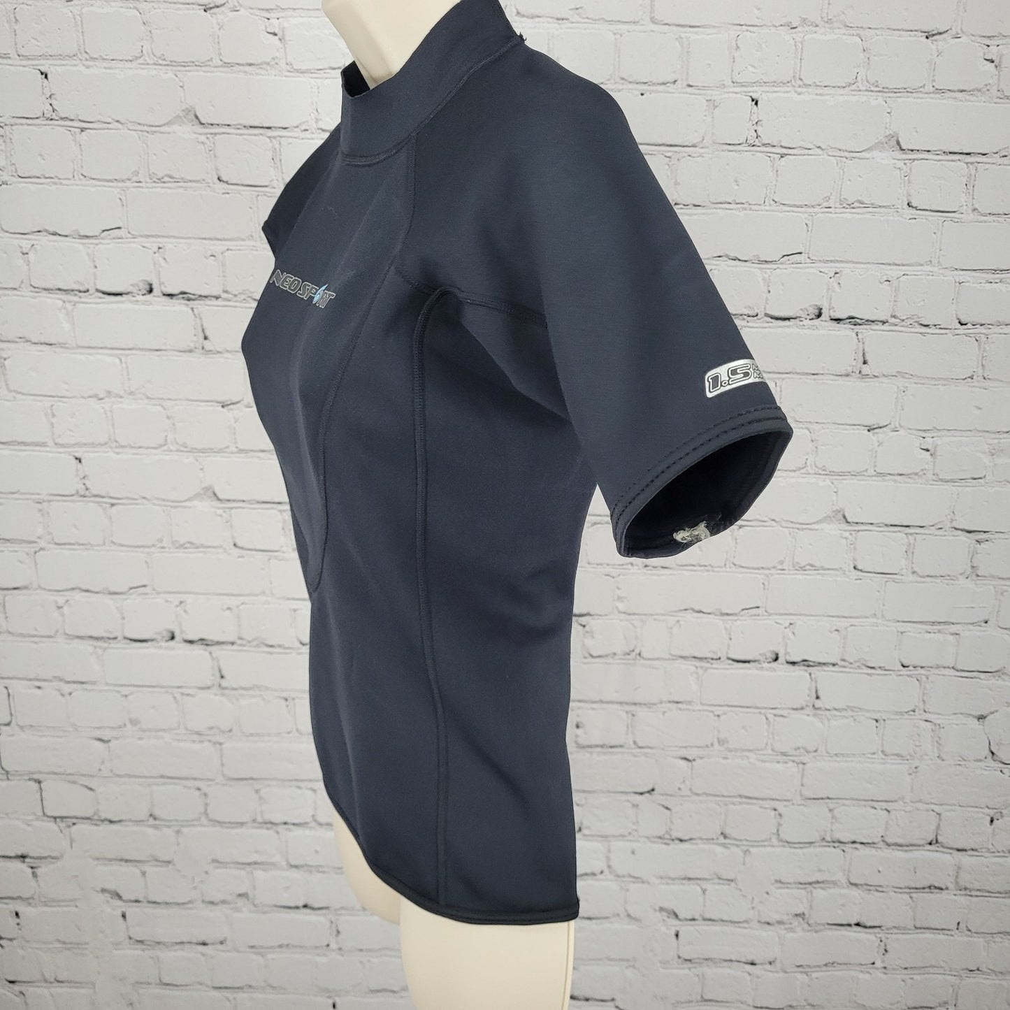 Neosport Black 1.5mm XSPAN Stretch Pullover Short Sleeve Wetsuit Top Size 10