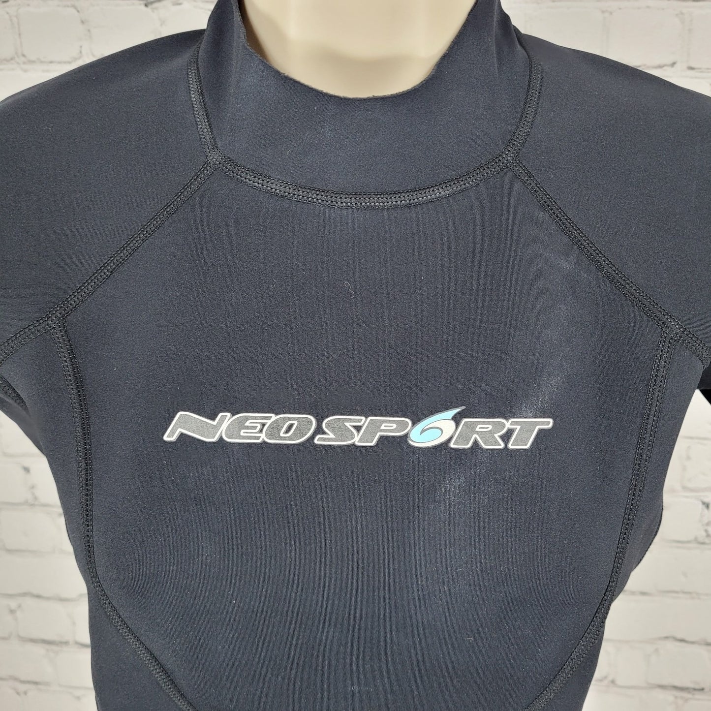 Neosport Black 1.5mm XSPAN Stretch Pullover Short Sleeve Wetsuit Top Size 10