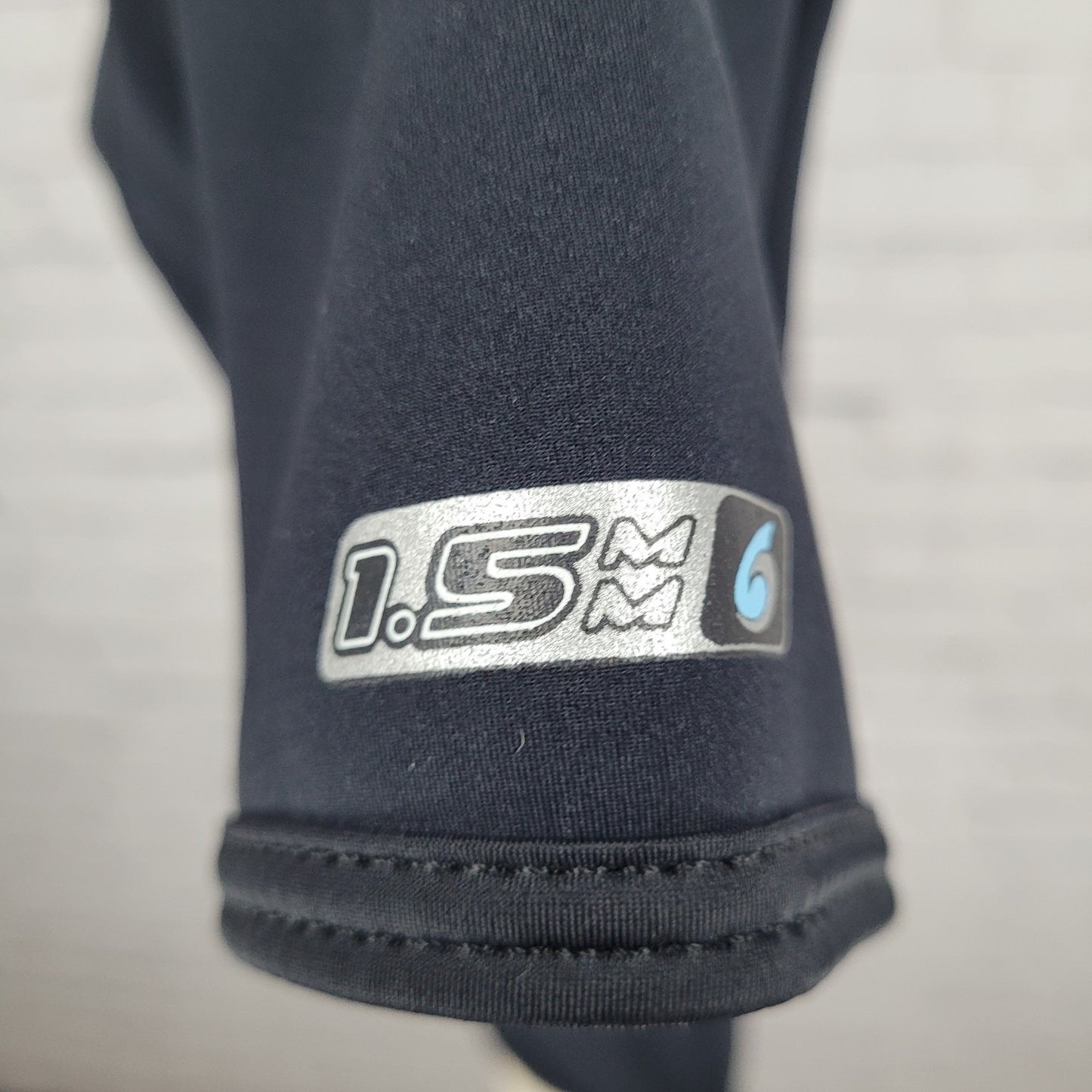 Neosport Black 1.5mm XSPAN Stretch Pullover Short Sleeve Wetsuit Top Size 10