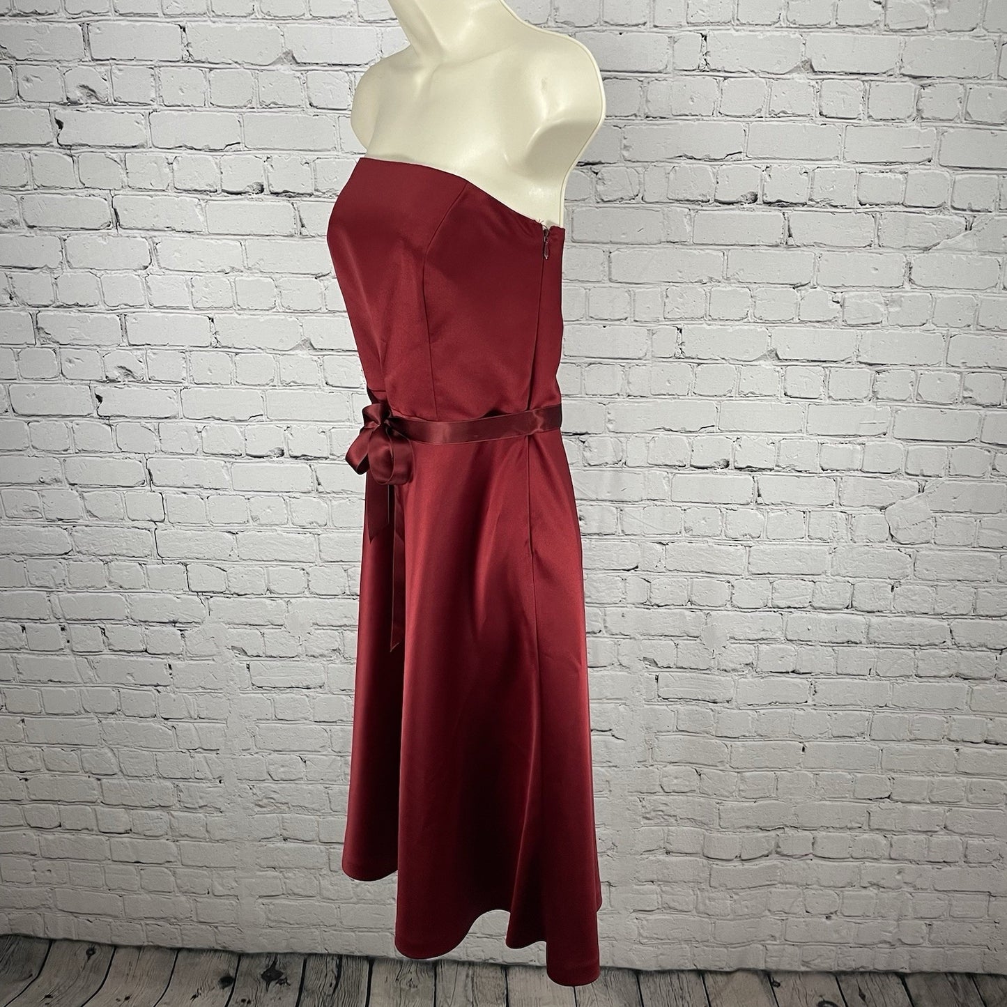 Ann Taylor Deep Red Satin Tie A Line Strapless Zipped Evening Prom Dress Size 6