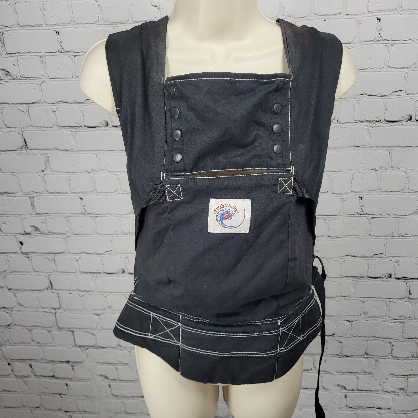 VTG Ergobaby Black Adjustable Infant Carrier Baby wearing