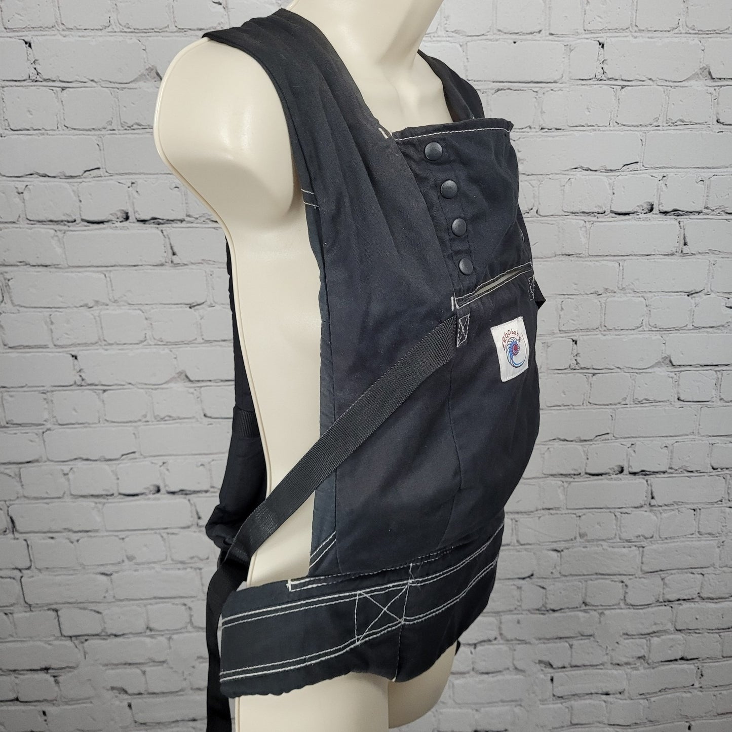 VTG Ergobaby Black Adjustable Infant Carrier Baby wearing