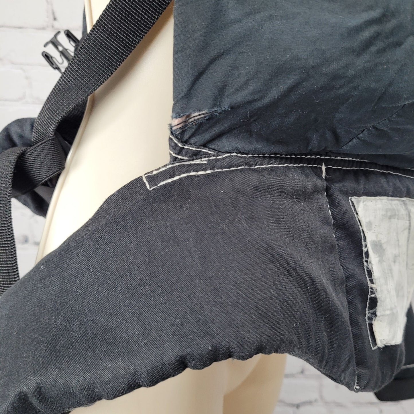 VTG Ergobaby Black Adjustable Infant Carrier Baby wearing