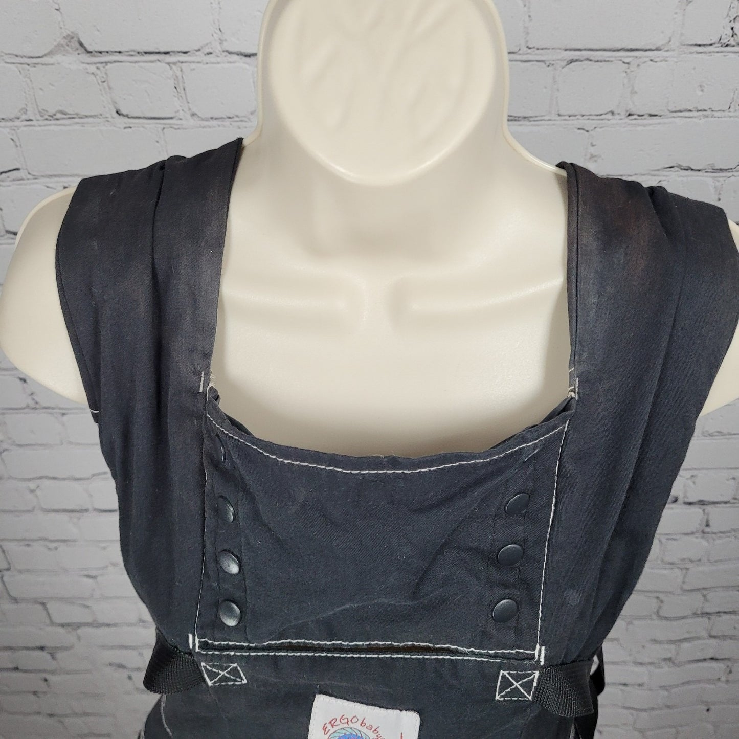 VTG Ergobaby Black Adjustable Infant Carrier Baby wearing