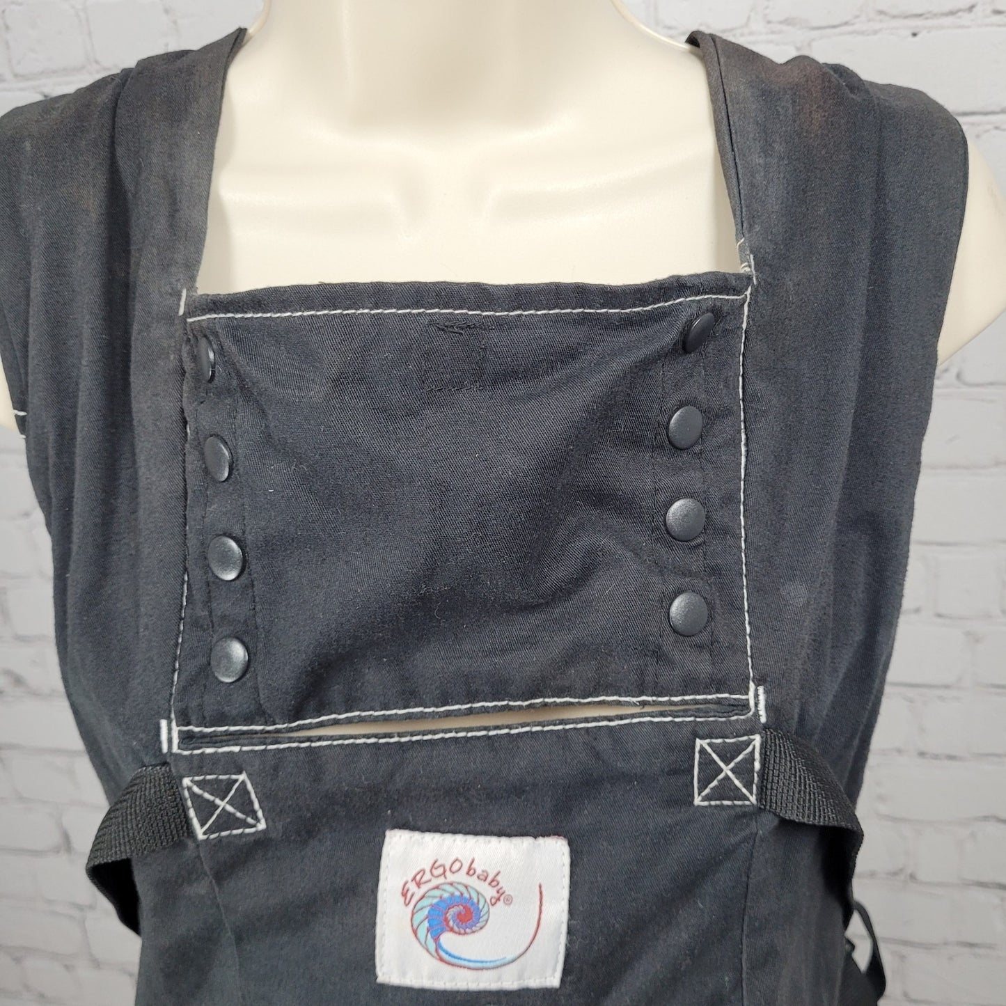 VTG Ergobaby Black Adjustable Infant Carrier Baby wearing