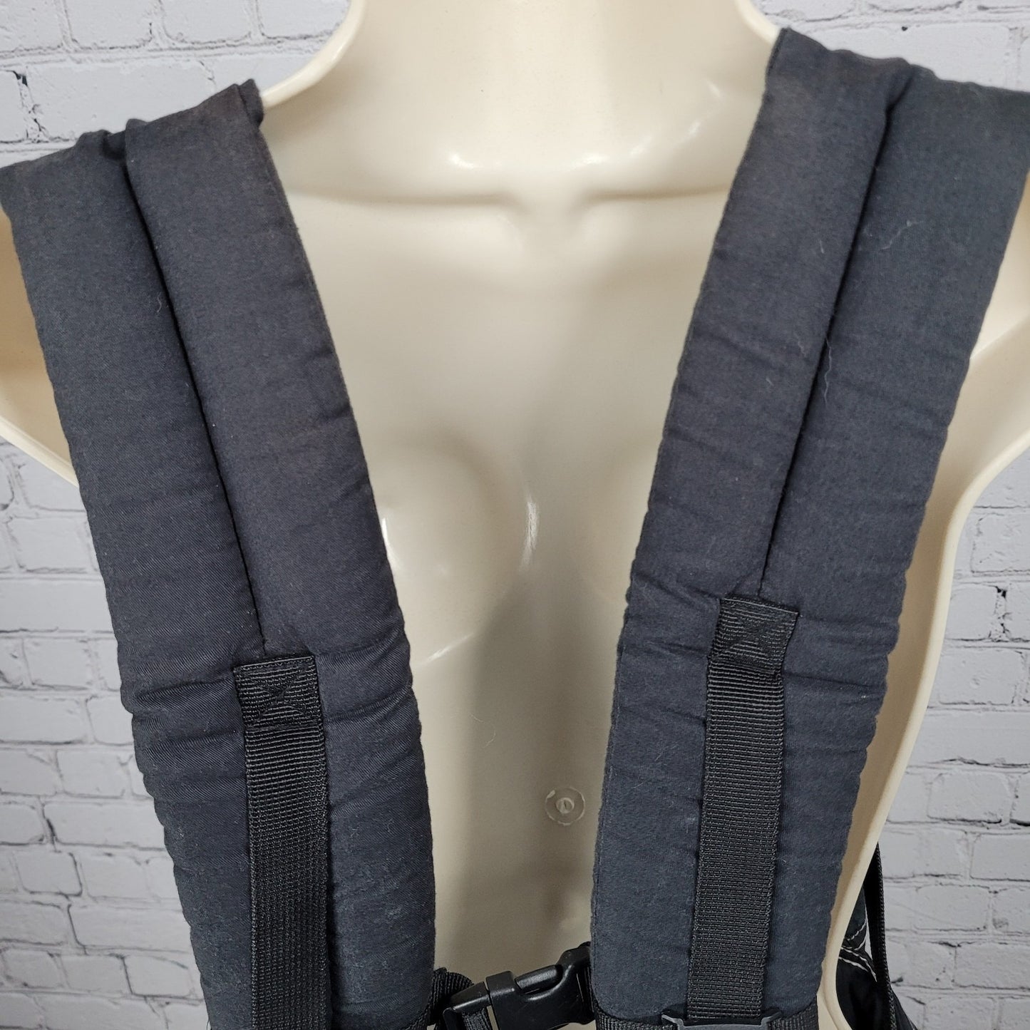 VTG Ergobaby Black Adjustable Infant Carrier Baby wearing