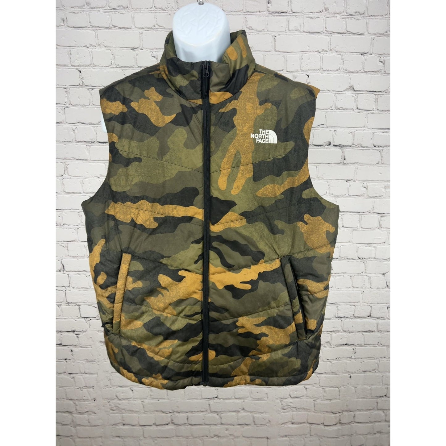 The North Face Green Camo Full Zip Puffer Vest Men's XL