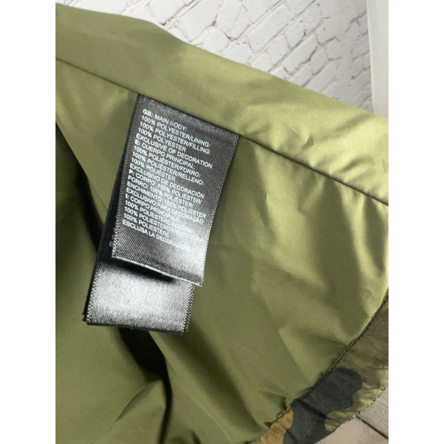 The North Face Green Camo Full Zip Puffer Vest Men's XL