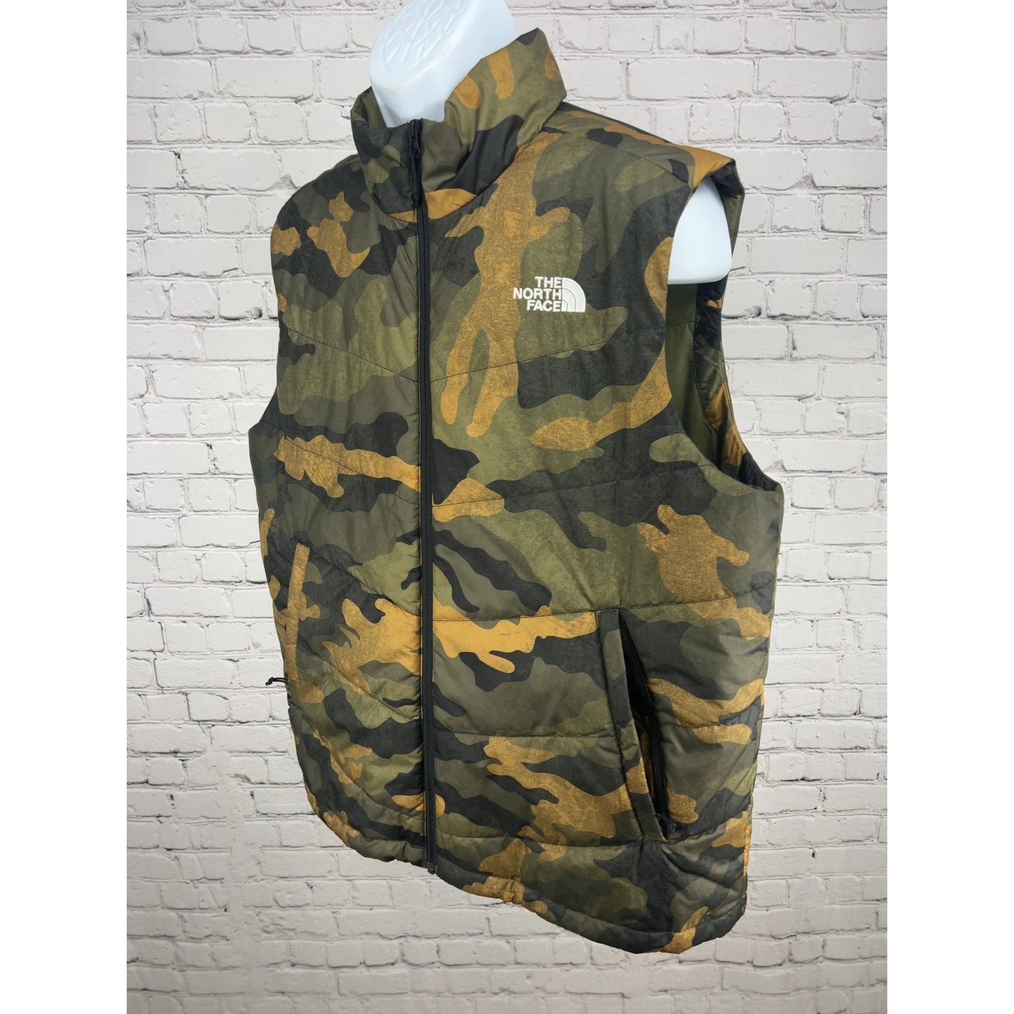 The North Face Green Camo Full Zip Puffer Vest Men's XL