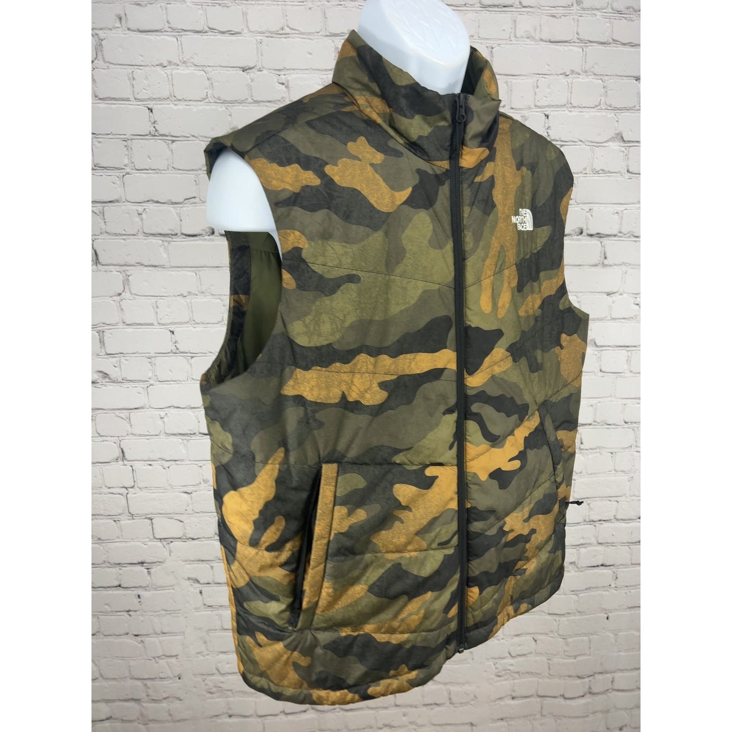 The North Face Green Camo Full Zip Puffer Vest Men's XL