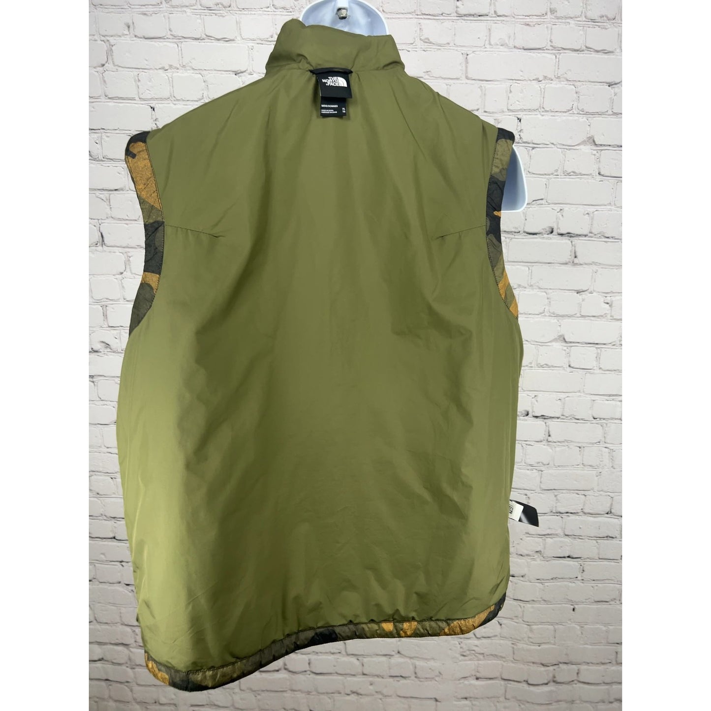 The North Face Green Camo Full Zip Puffer Vest Men's XL