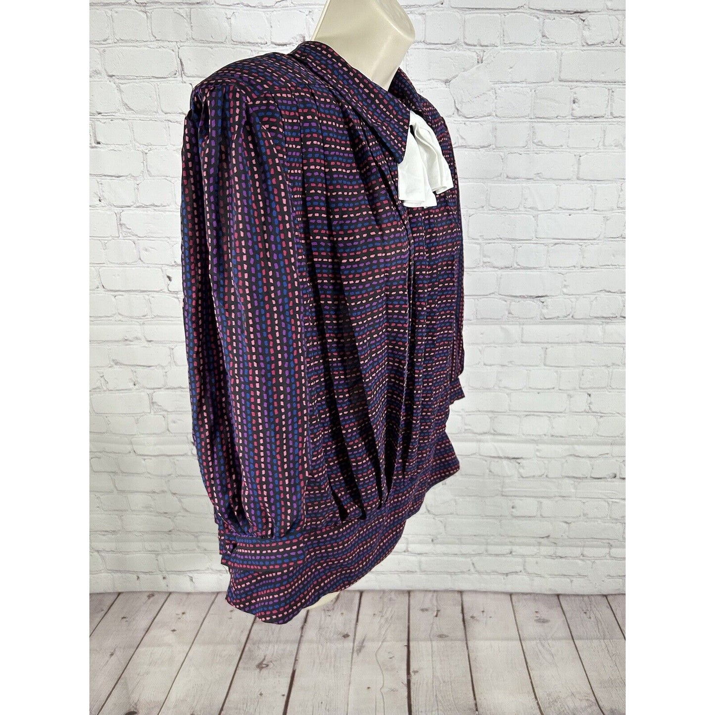 VTG Alexis Fashions Inc Pleated Secretary Blouse Neck Tie Long Sleeve Size 24