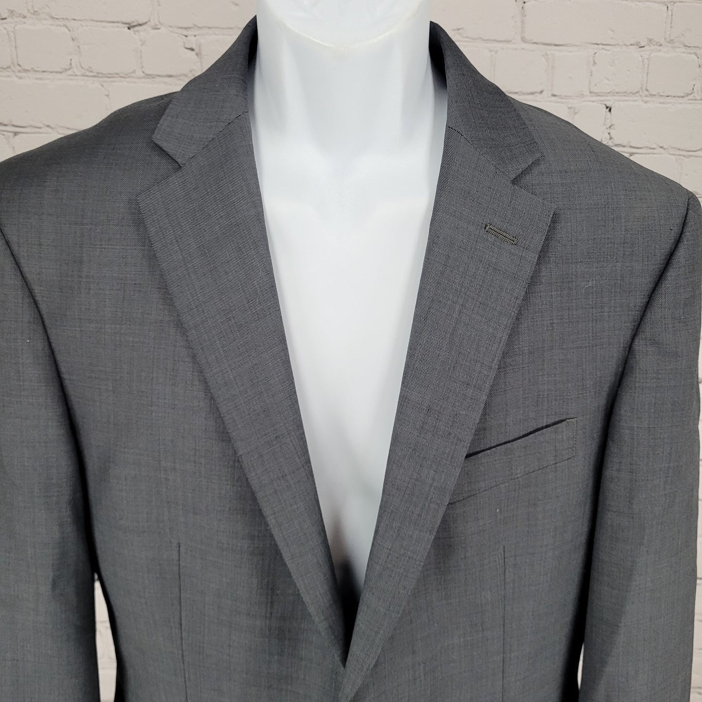 Jos A Bank Traveler Grey 100% Wool Tailored Fit 2 Button Notch Blazer Size 40L
