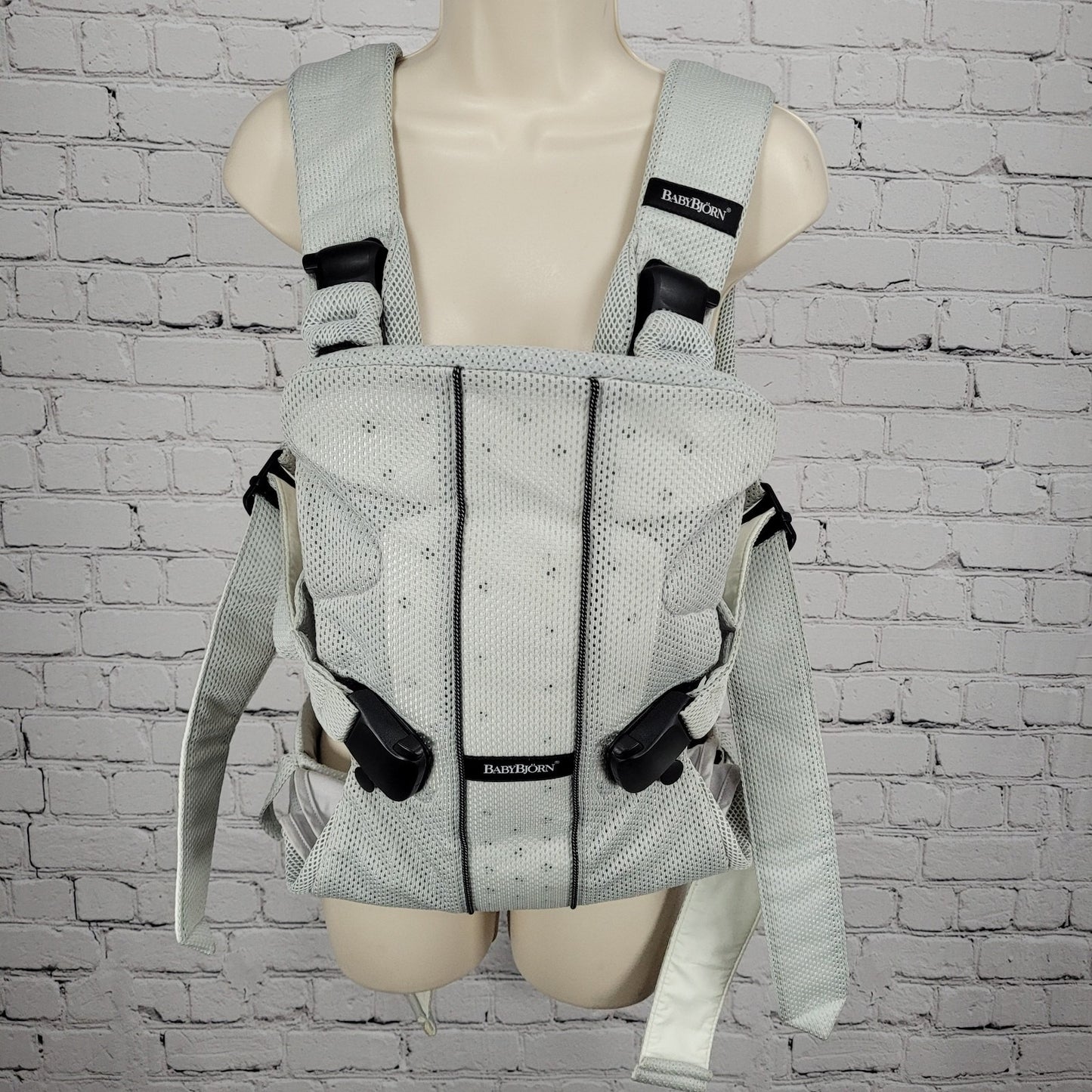 Baby Bjorn Grey Cotton Mesh Adjustable Baby Infant Child Carrier 8-33lbs