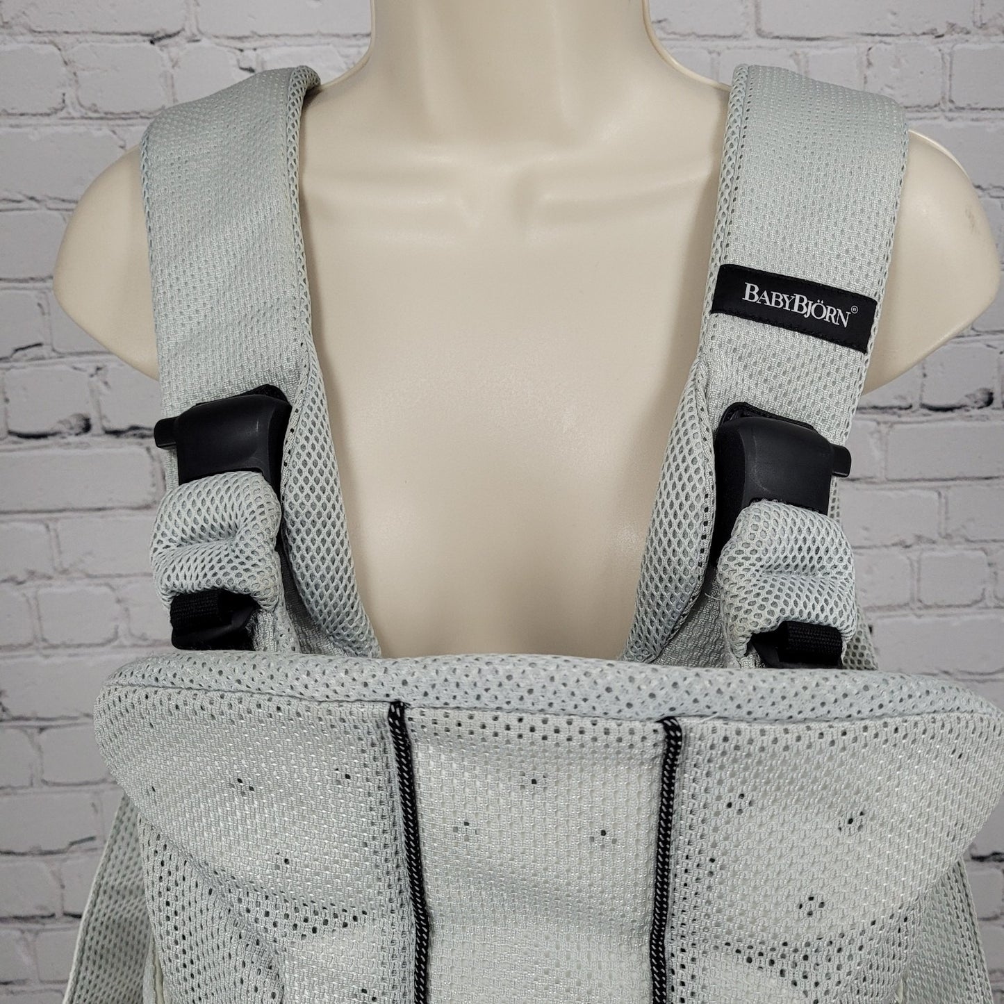 Baby Bjorn Grey Cotton Mesh Adjustable Baby Infant Child Carrier 8-33lbs