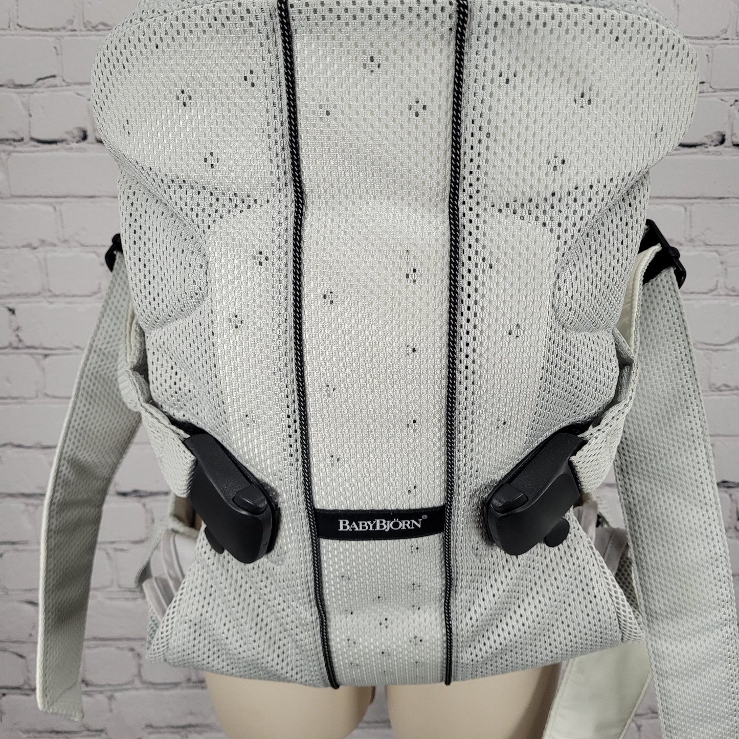 Baby Bjorn Grey Cotton Mesh Adjustable Baby Infant Child Carrier 8-33lbs