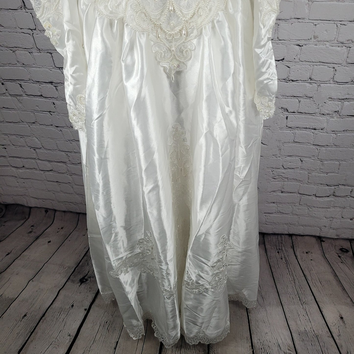 VTG Bonny Satin Embroidered Beaded Bow Long Puff Sleeve Wedding Dress Gown 12