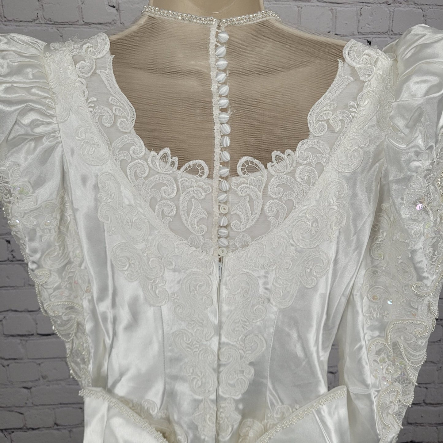 VTG Bonny Satin Embroidered Beaded Bow Long Puff Sleeve Wedding Dress Gown 12