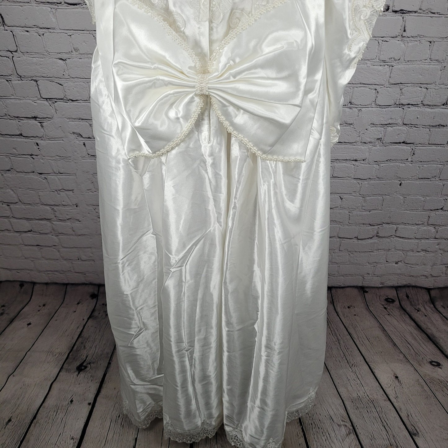 VTG Bonny Satin Embroidered Beaded Bow Long Puff Sleeve Wedding Dress Gown 12