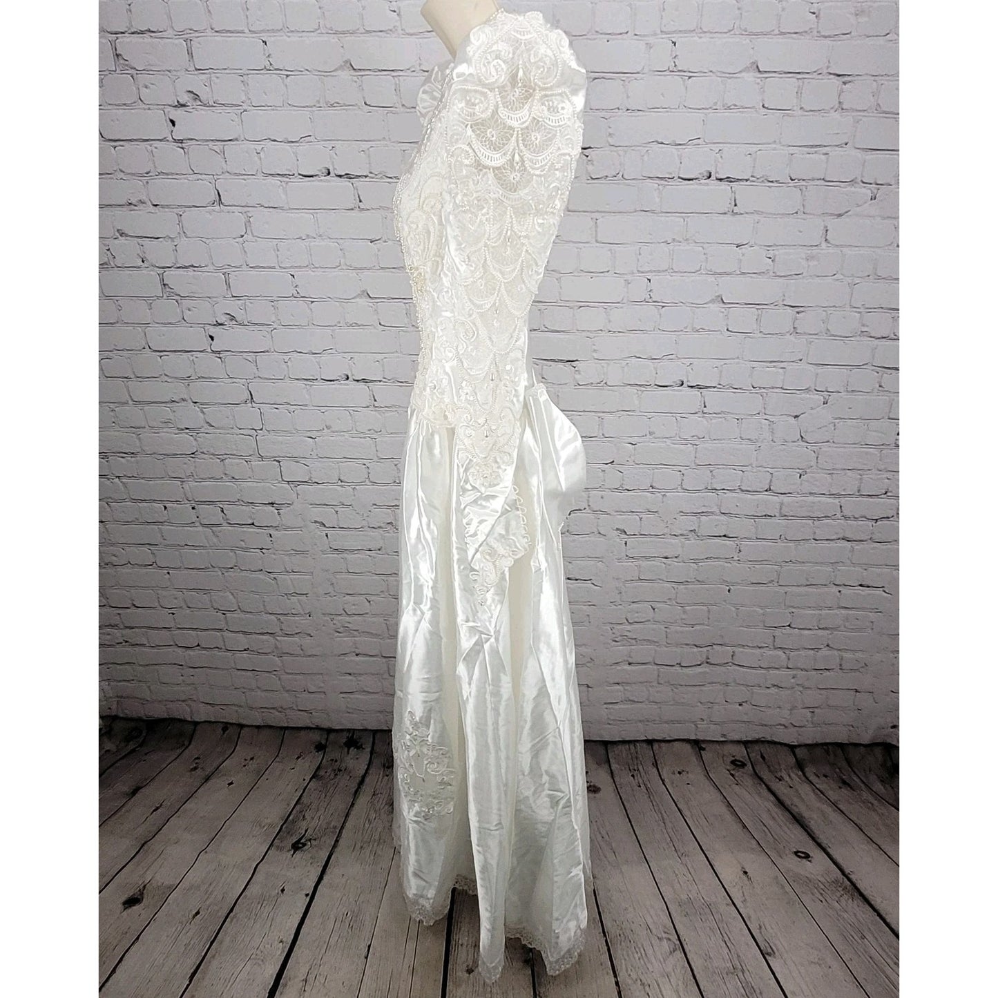 VTG Bonny Satin Embroidered Beaded Bow Long Puff Sleeve Wedding Dress Gown 12