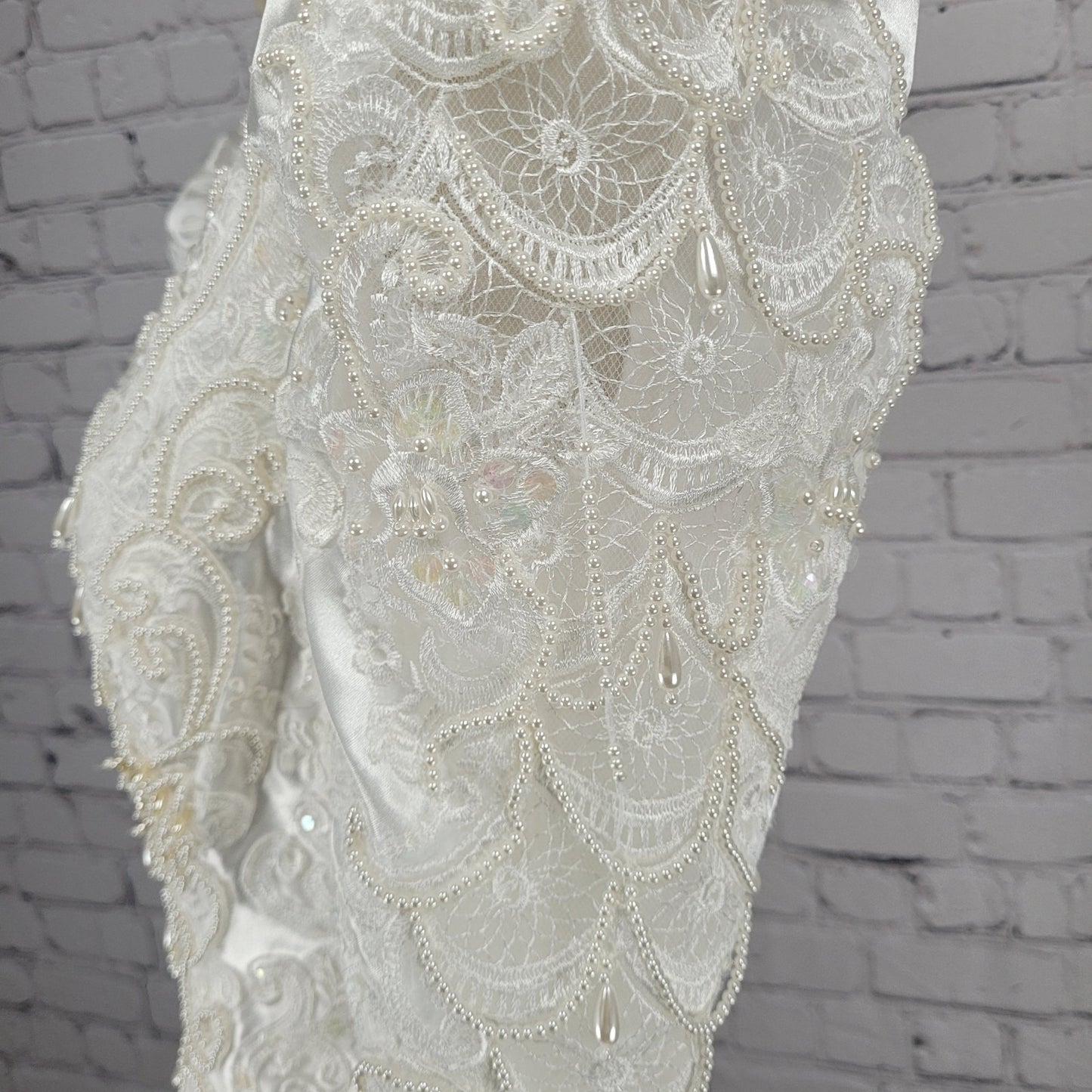 VTG Bonny Satin Embroidered Beaded Bow Long Puff Sleeve Wedding Dress Gown 12