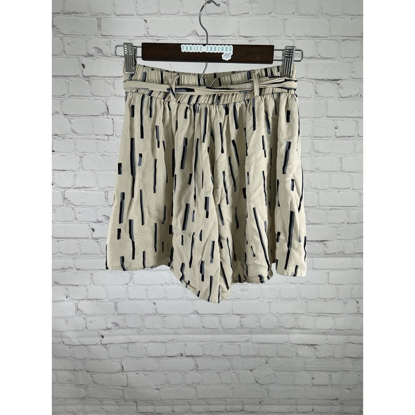 Final Touch Beige Blue Black Lines Elastic Waist High Rise Women’s Shorts S