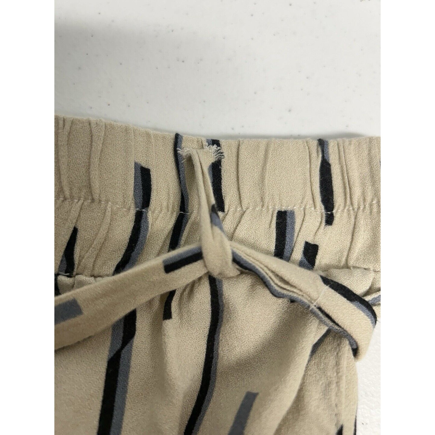 Final Touch Beige Blue Black Lines Elastic Waist High Rise Women’s Shorts S