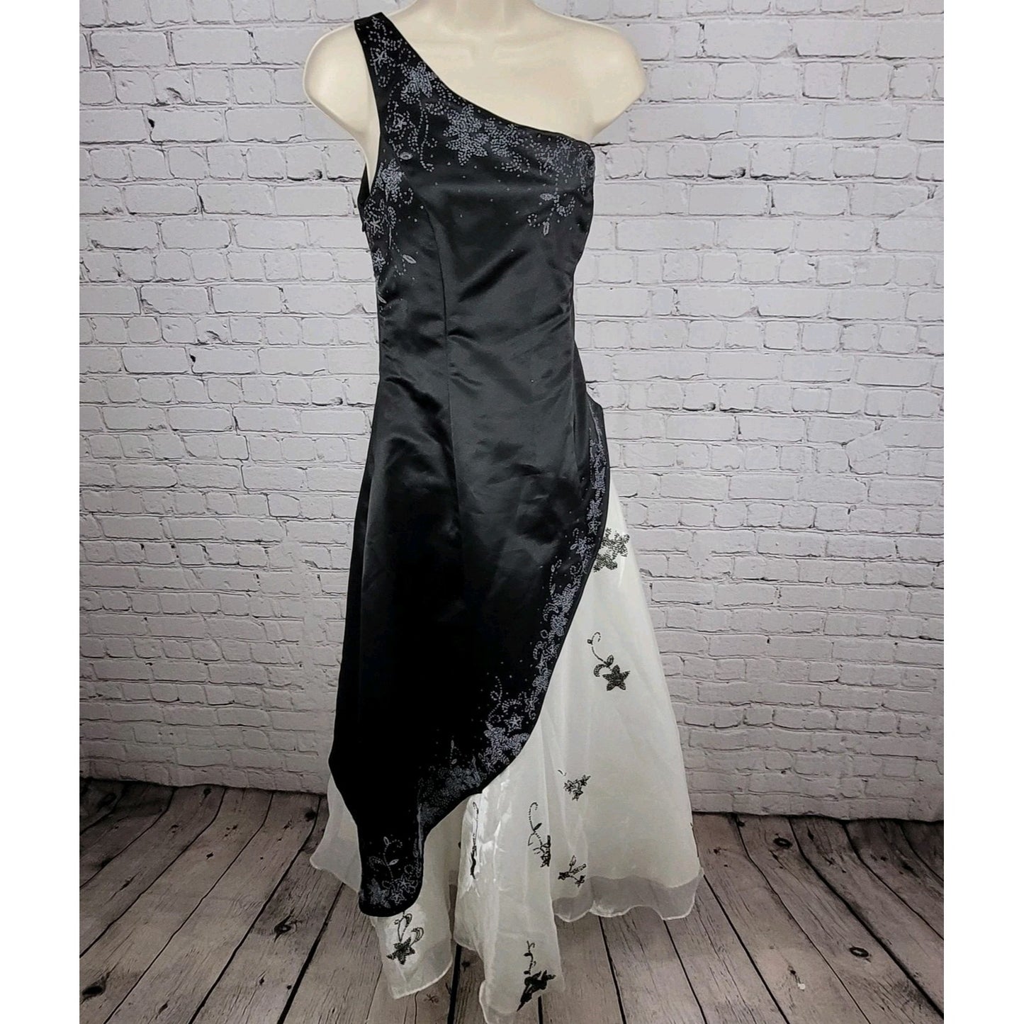 VTG Rebecca Black White Satin Beaded One Shoulder Evening Dress USA Small S