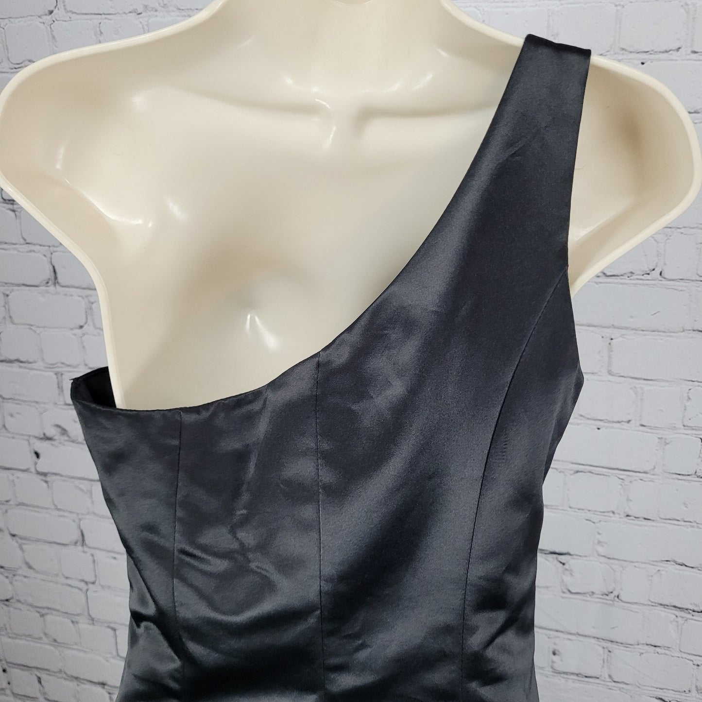 VTG Rebecca Black White Satin Beaded One Shoulder Evening Dress USA Small S
