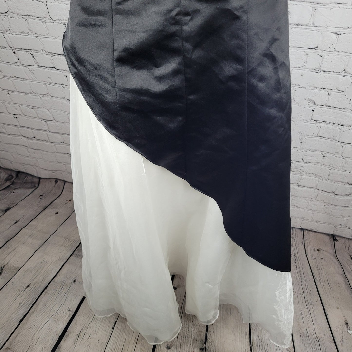 VTG Rebecca Black White Satin Beaded One Shoulder Evening Dress USA Small S
