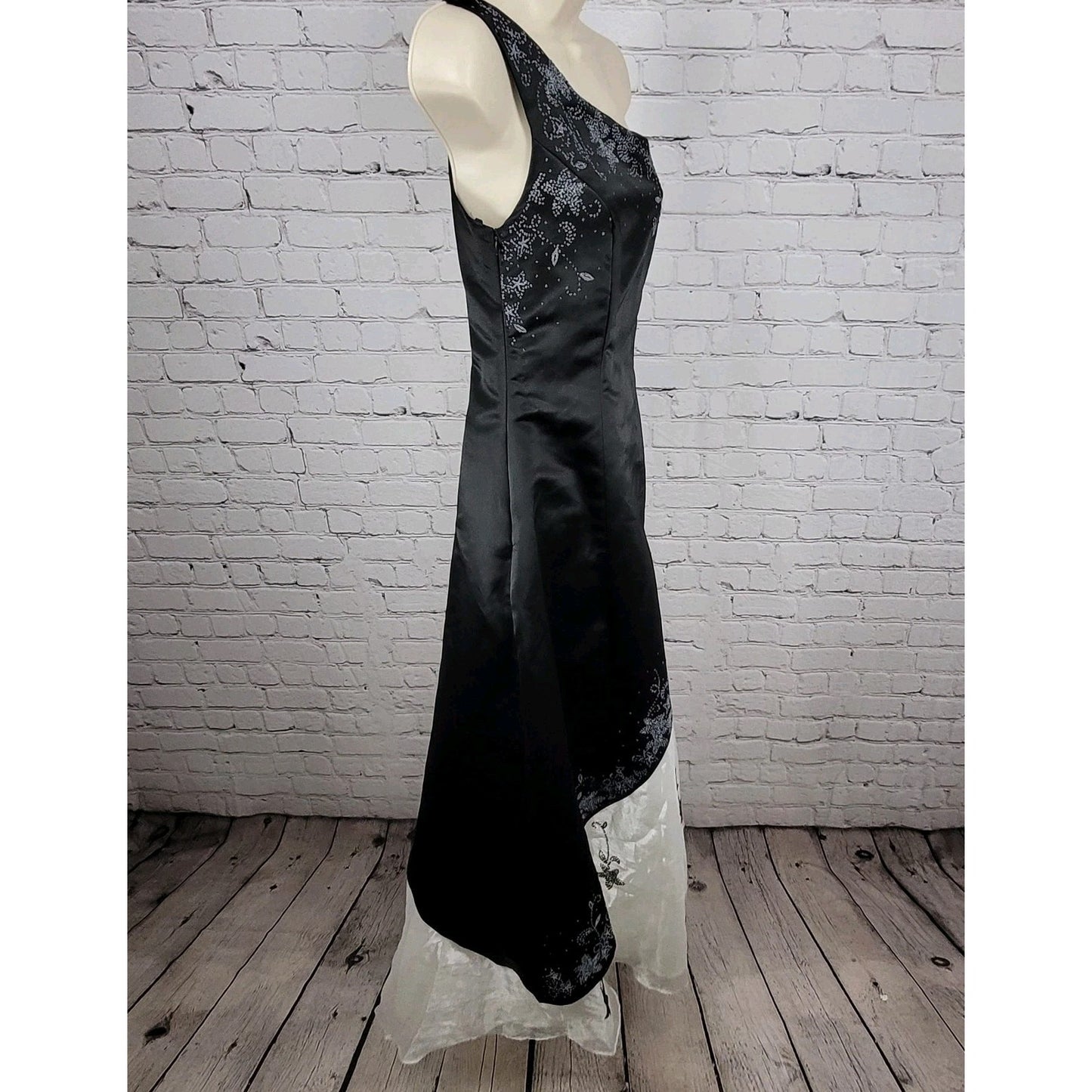 VTG Rebecca Black White Satin Beaded One Shoulder Evening Dress USA Small S