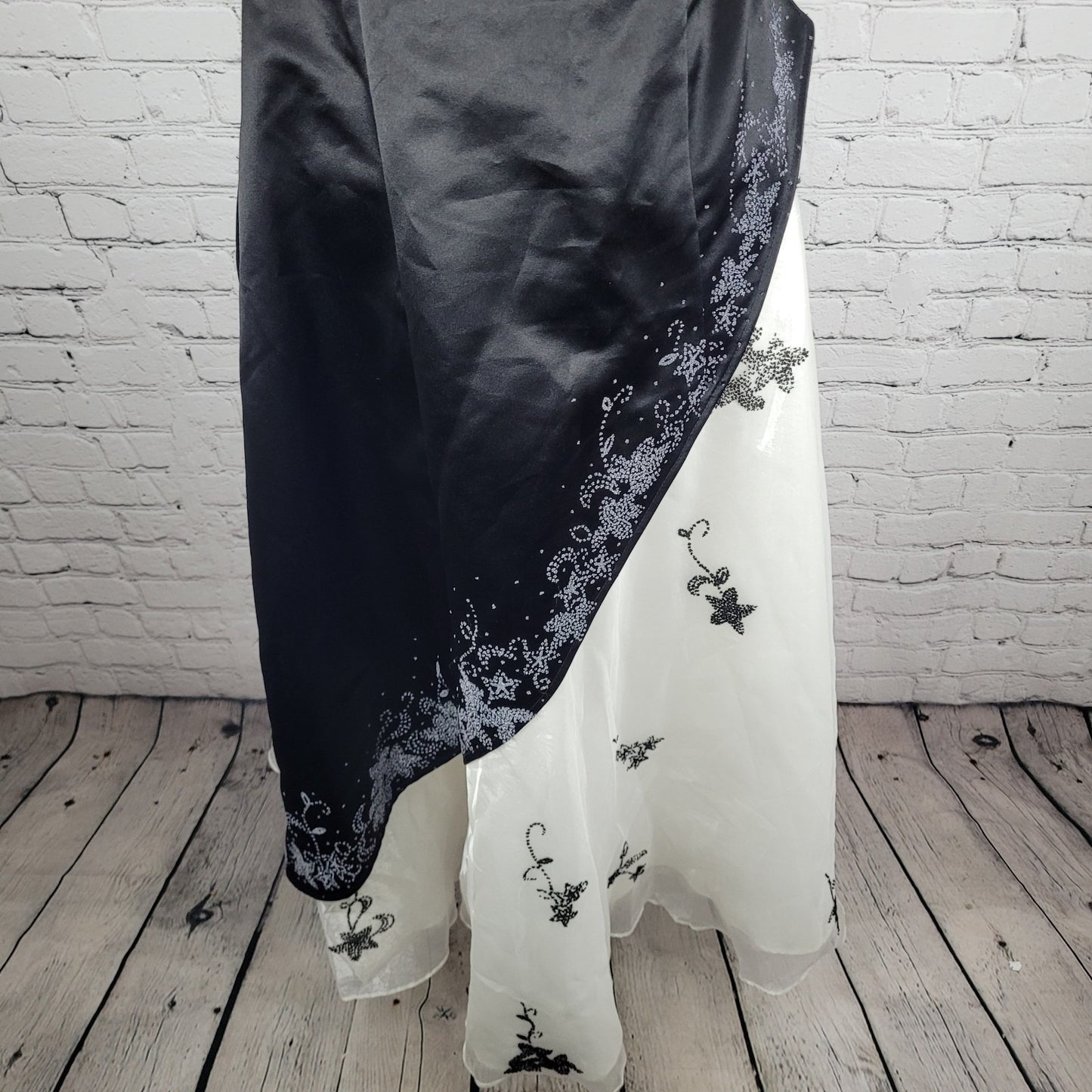 VTG Rebecca Black White Satin Beaded One Shoulder Evening Dress USA Small S